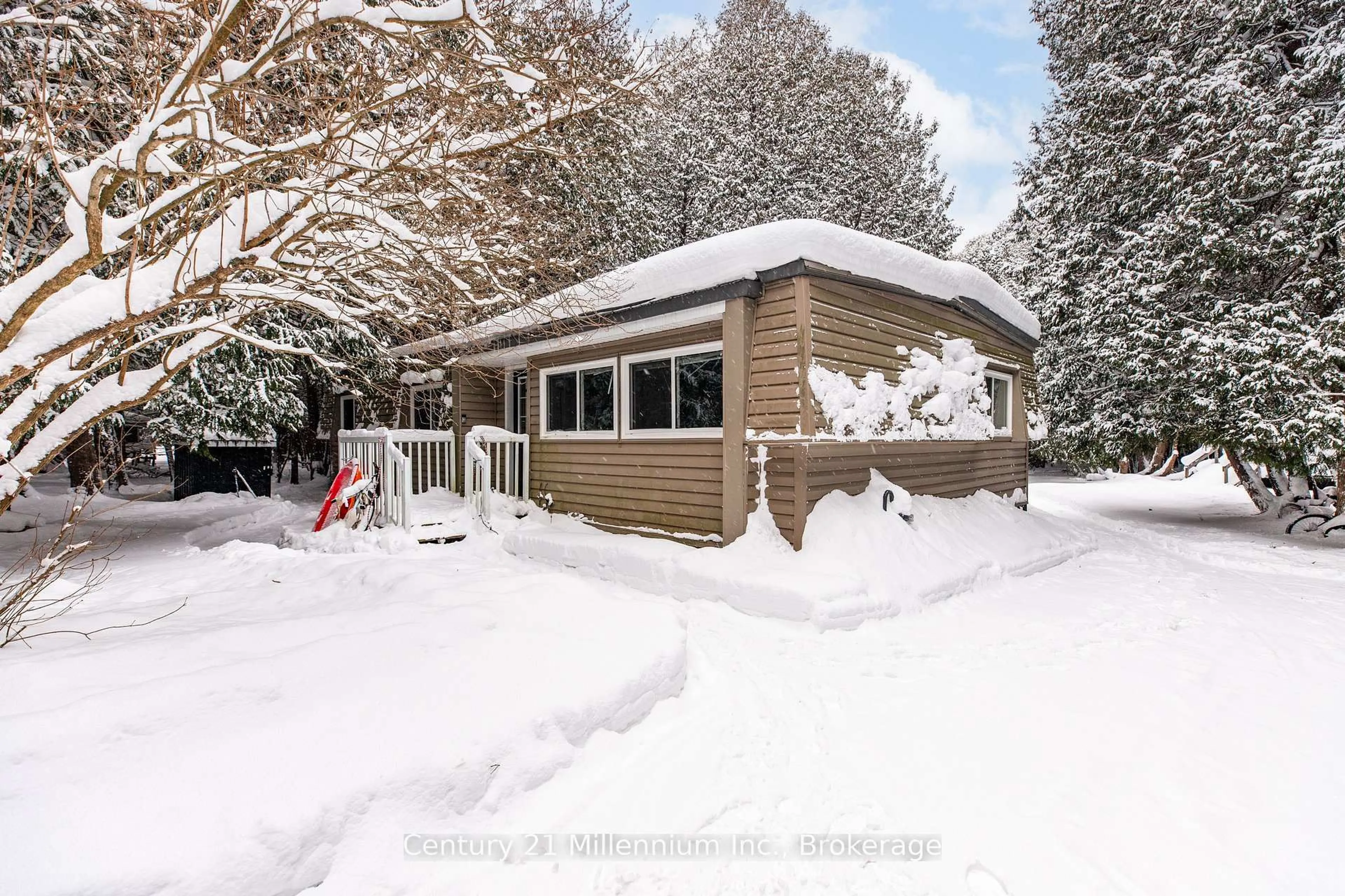Shed for 75 Albert Rd, Kincardine Ontario N0G 2T0