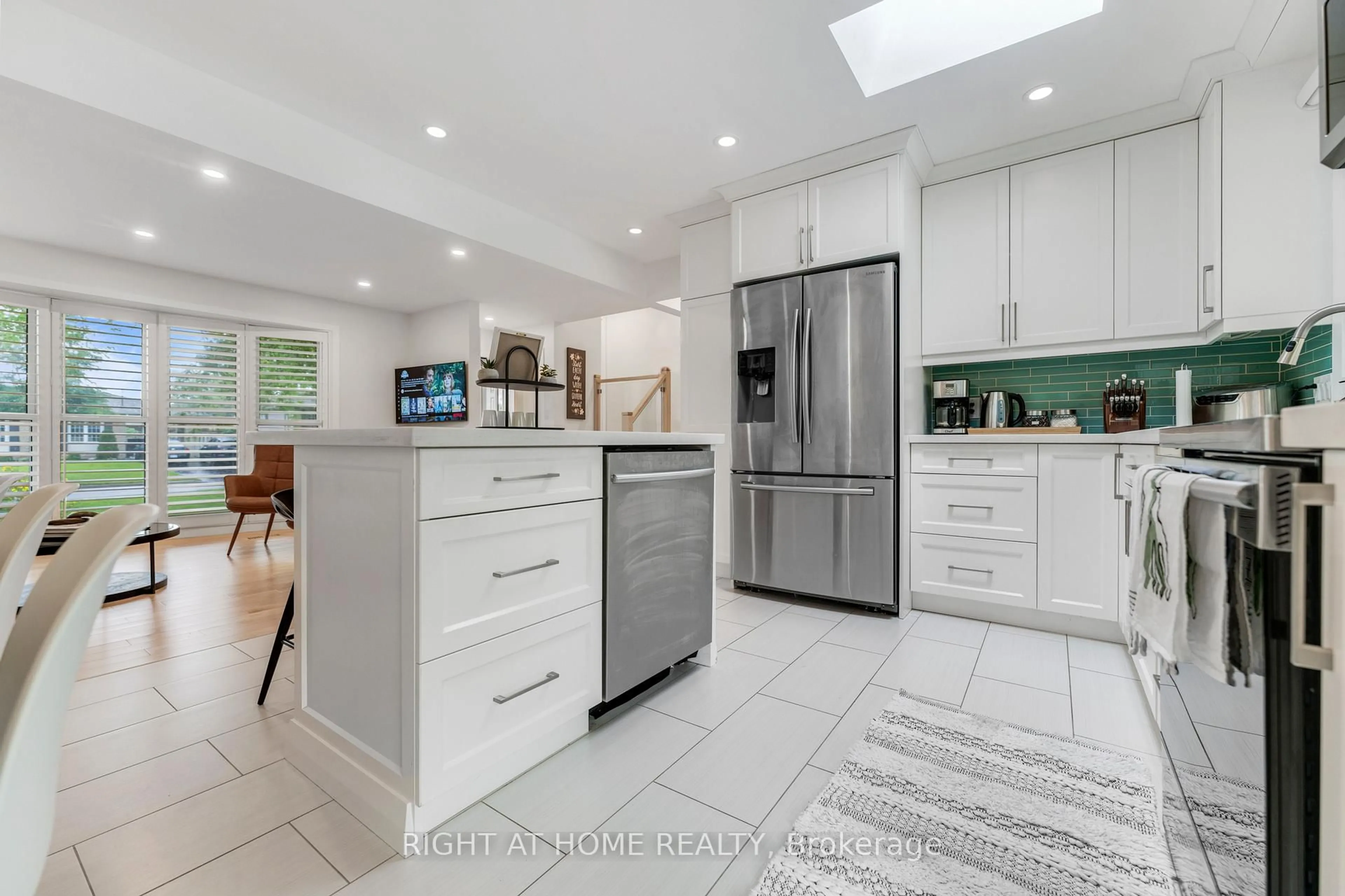 Open concept kitchen, ceramic/tile floor for 11 Nickel St, St. Catharines Ontario L2M 1L4