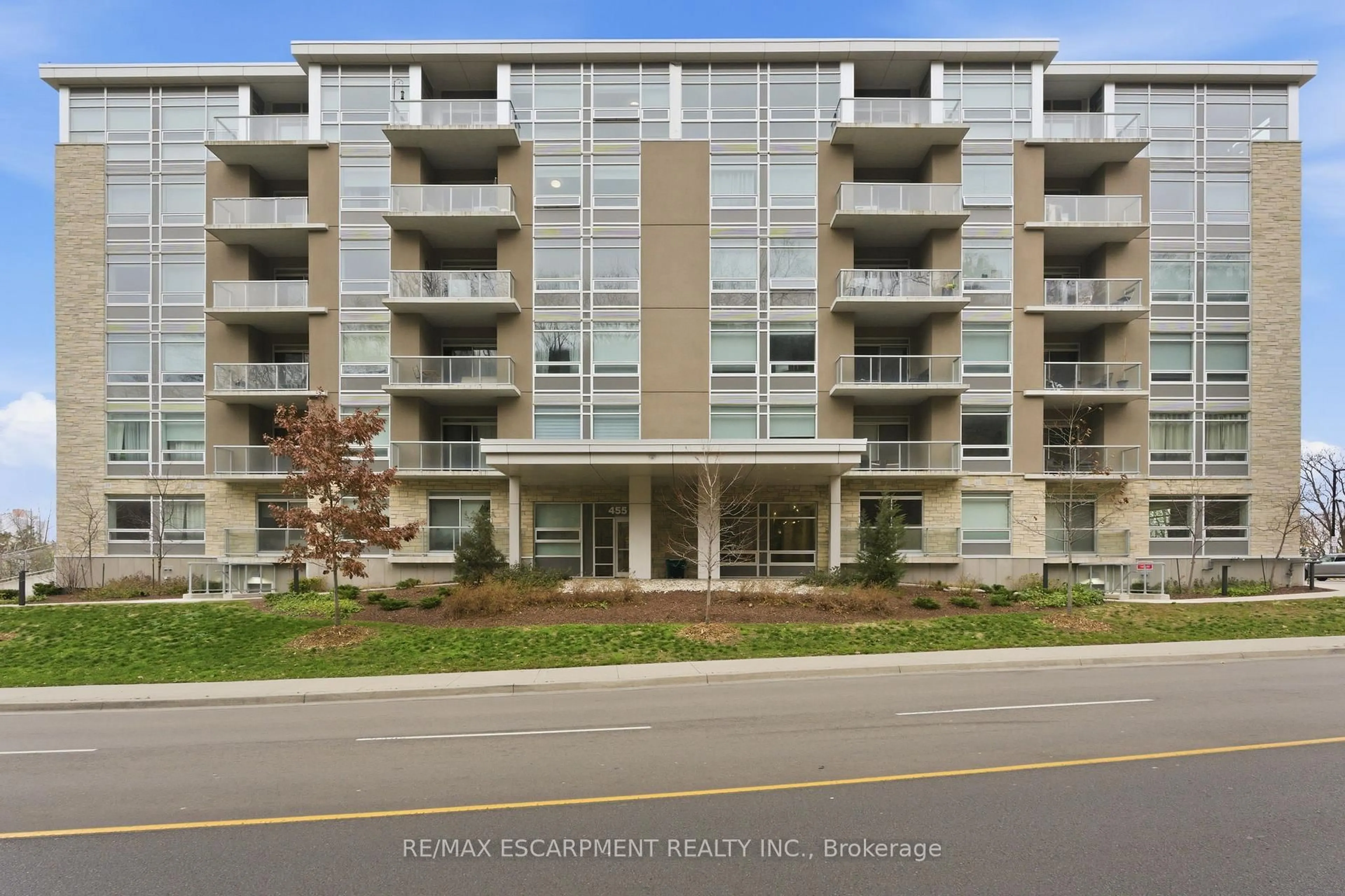 Unknown for 455 Charlton Ave #308, Hamilton Ontario L8N 0B2