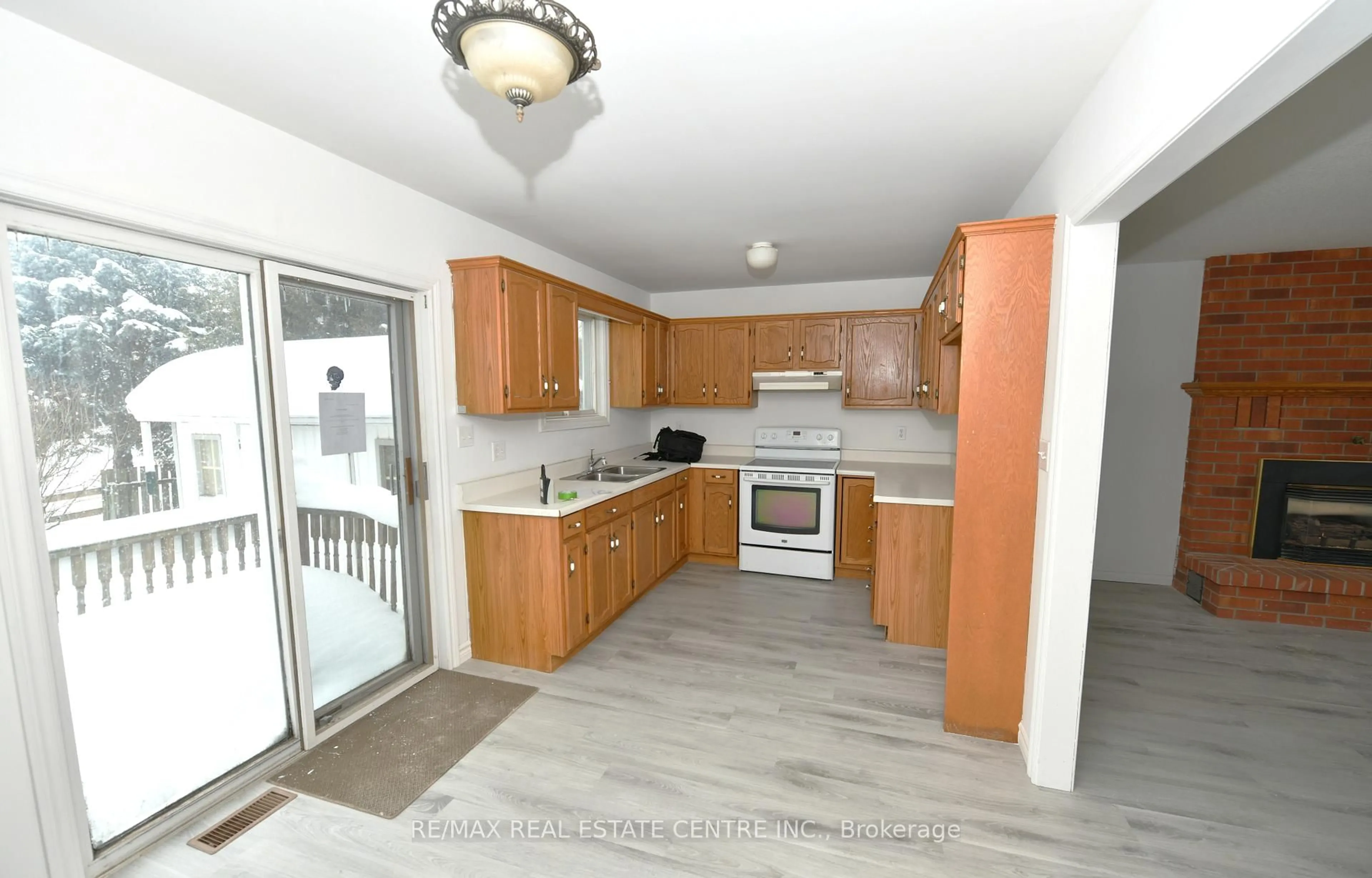 Standard kitchen, unknown for 115 Miller Cres, Minto Ontario N0G 2P0