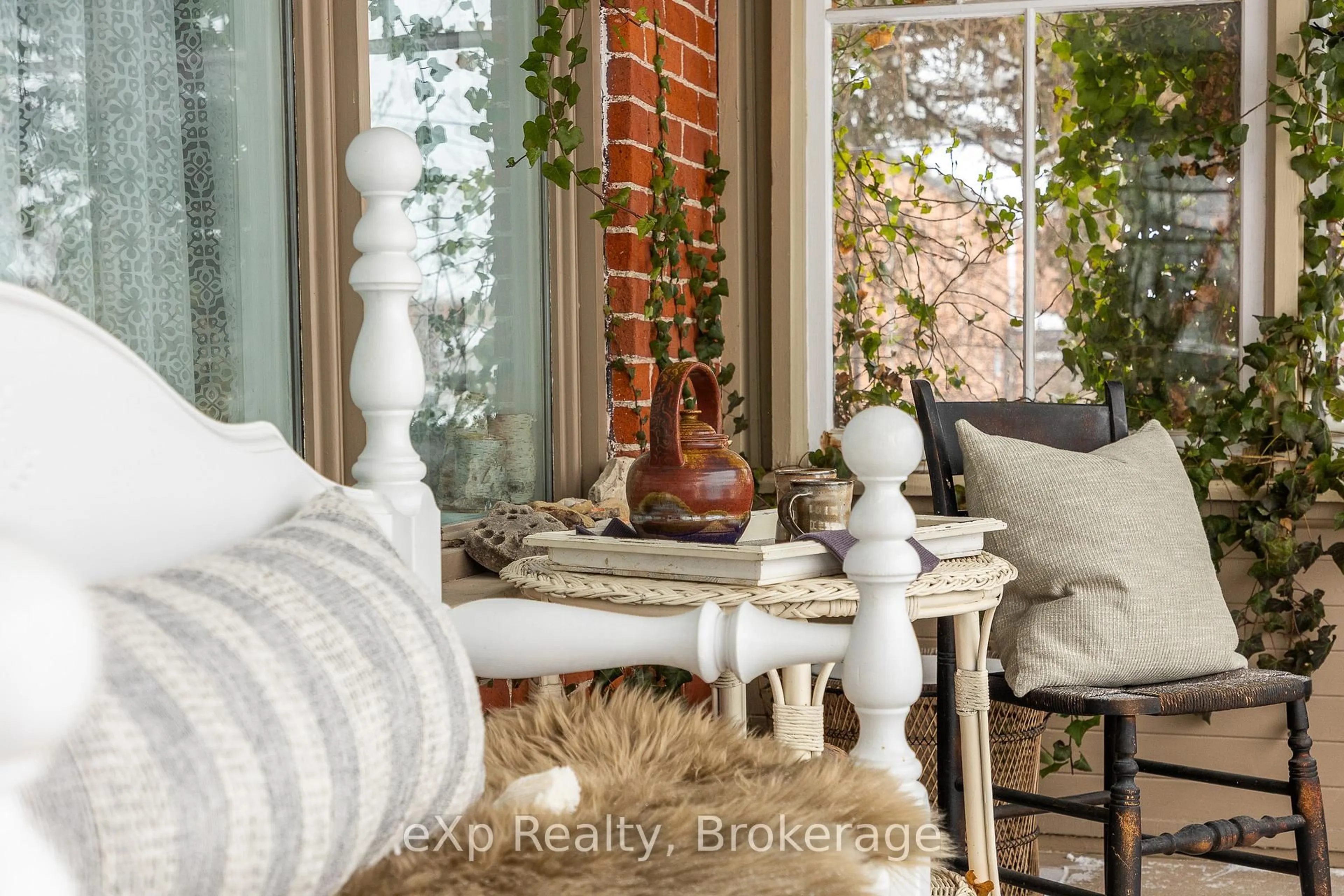 Indoor entryway for 88 Nelson St, Meaford Ontario N4L 1V1