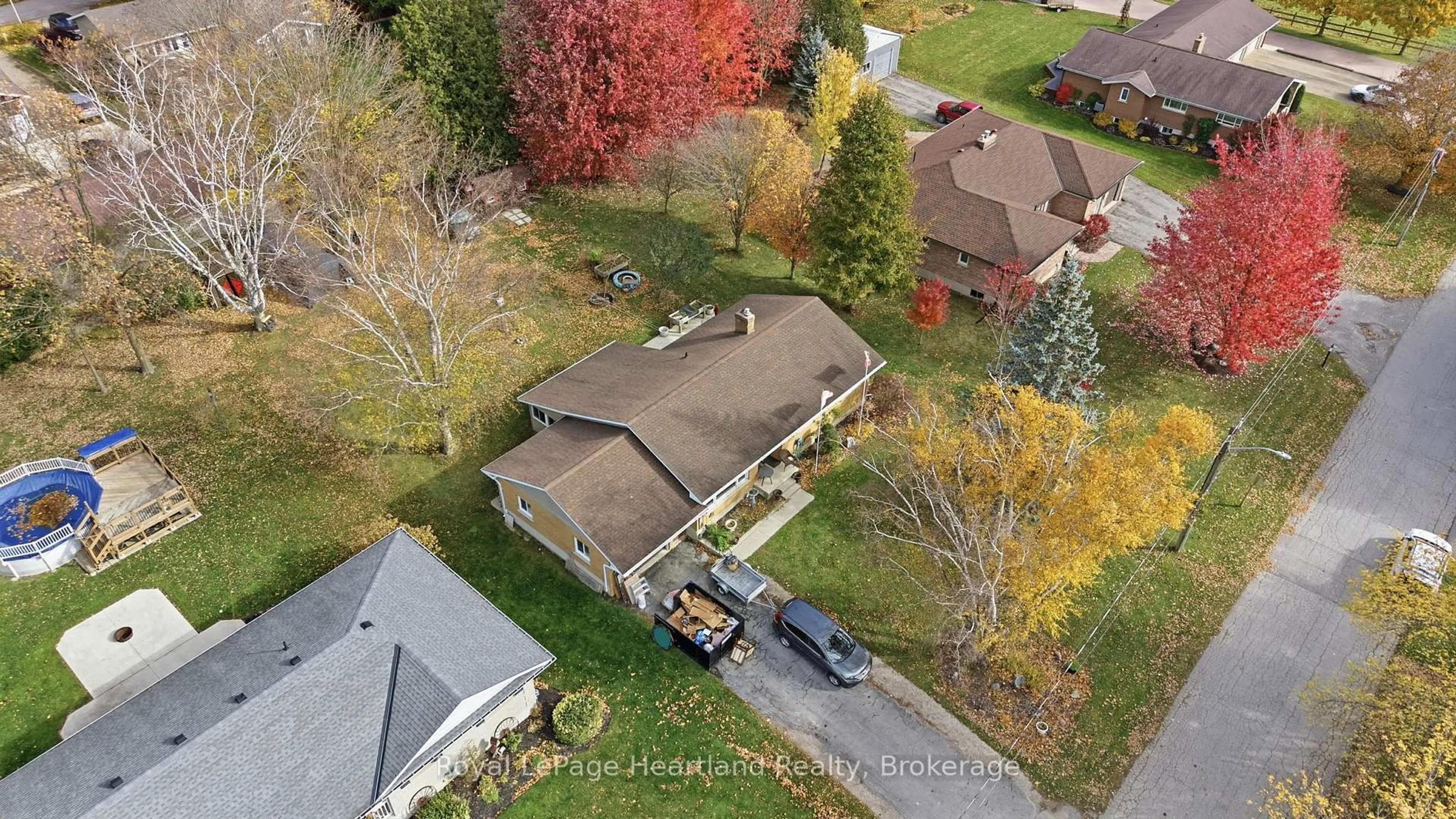 A pic from outside/outdoor area/front of a property/back of a property/a pic from drone, street for 292 Wellington St, North Huron Ontario N0M 1H0