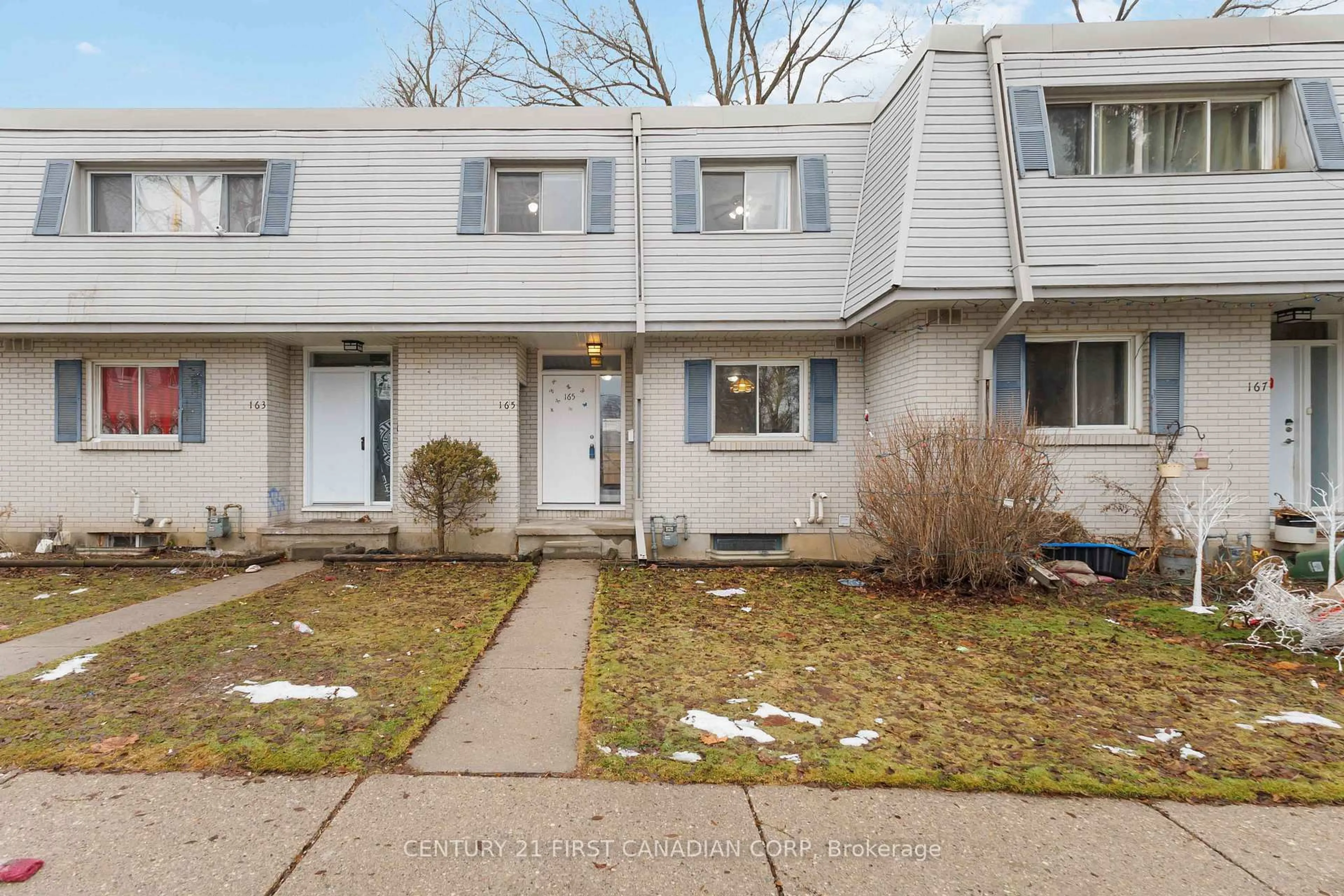 Home with vinyl exterior material, street for 165 Boullee St, London East Ontario N5Y 1T9