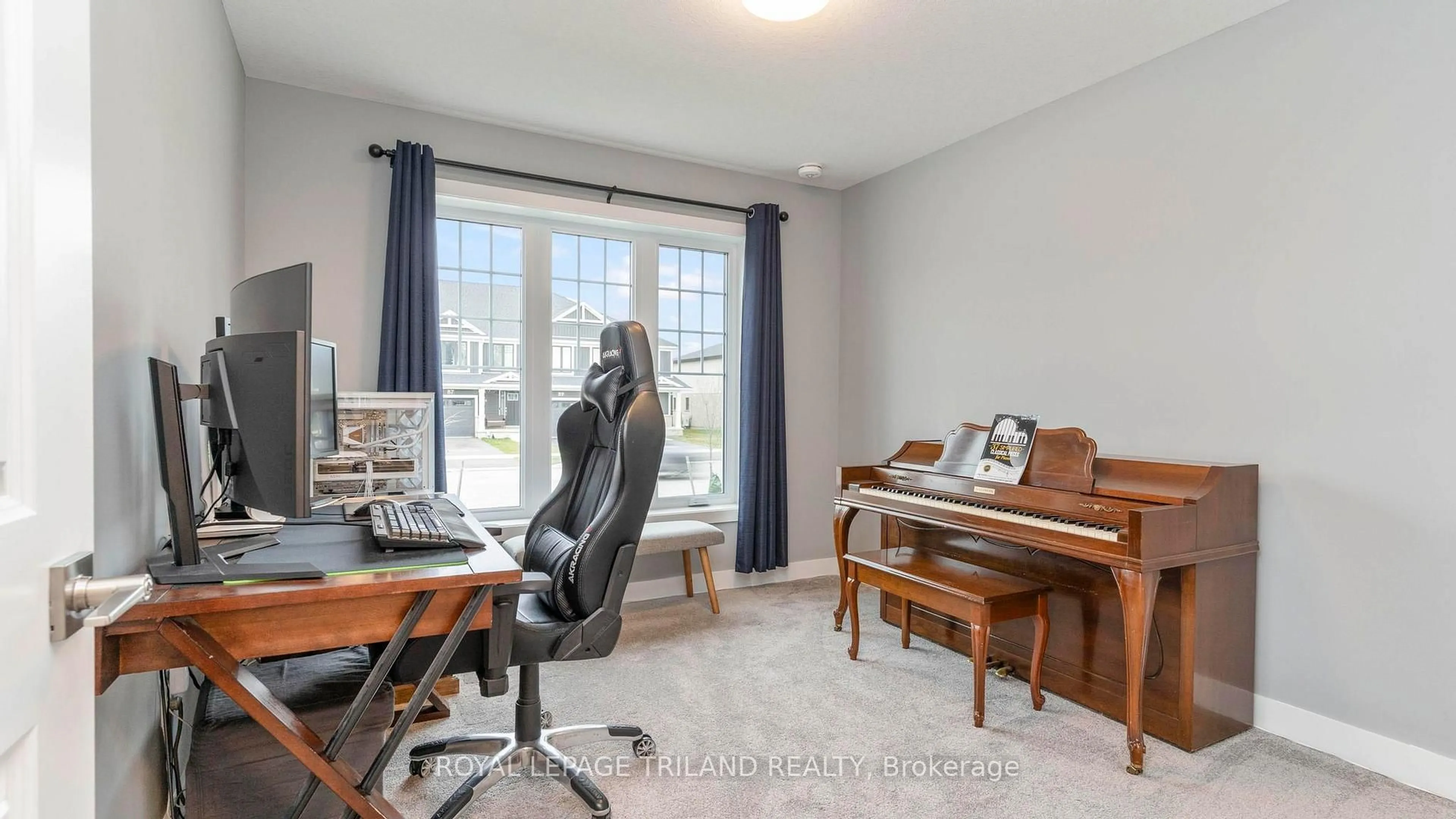 A pic of a room for 84 EMPIRE Pkwy, St. Thomas Ontario N5R 0N4