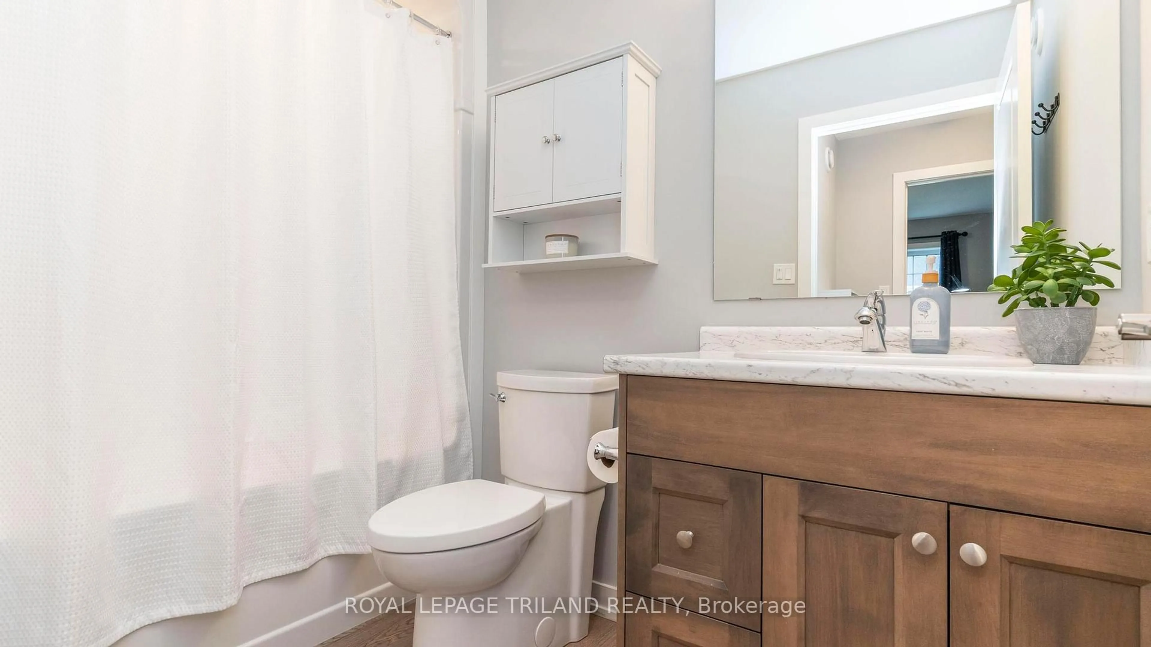 Standard bathroom, unknown for 84 EMPIRE Pkwy, St. Thomas Ontario N5R 0N4