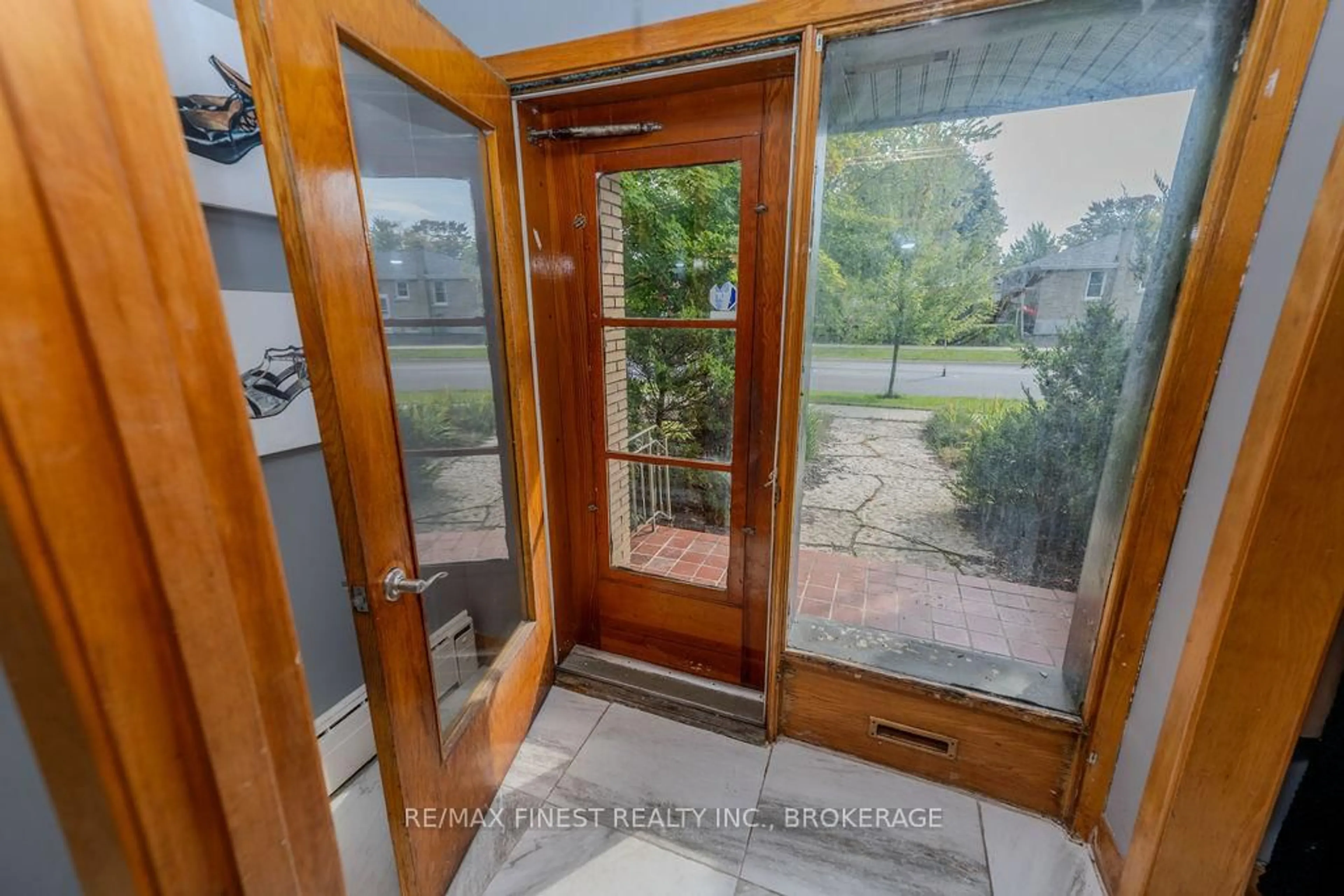 Unknown for 10 Brant Ave, Kingston Ontario K7K 4V1