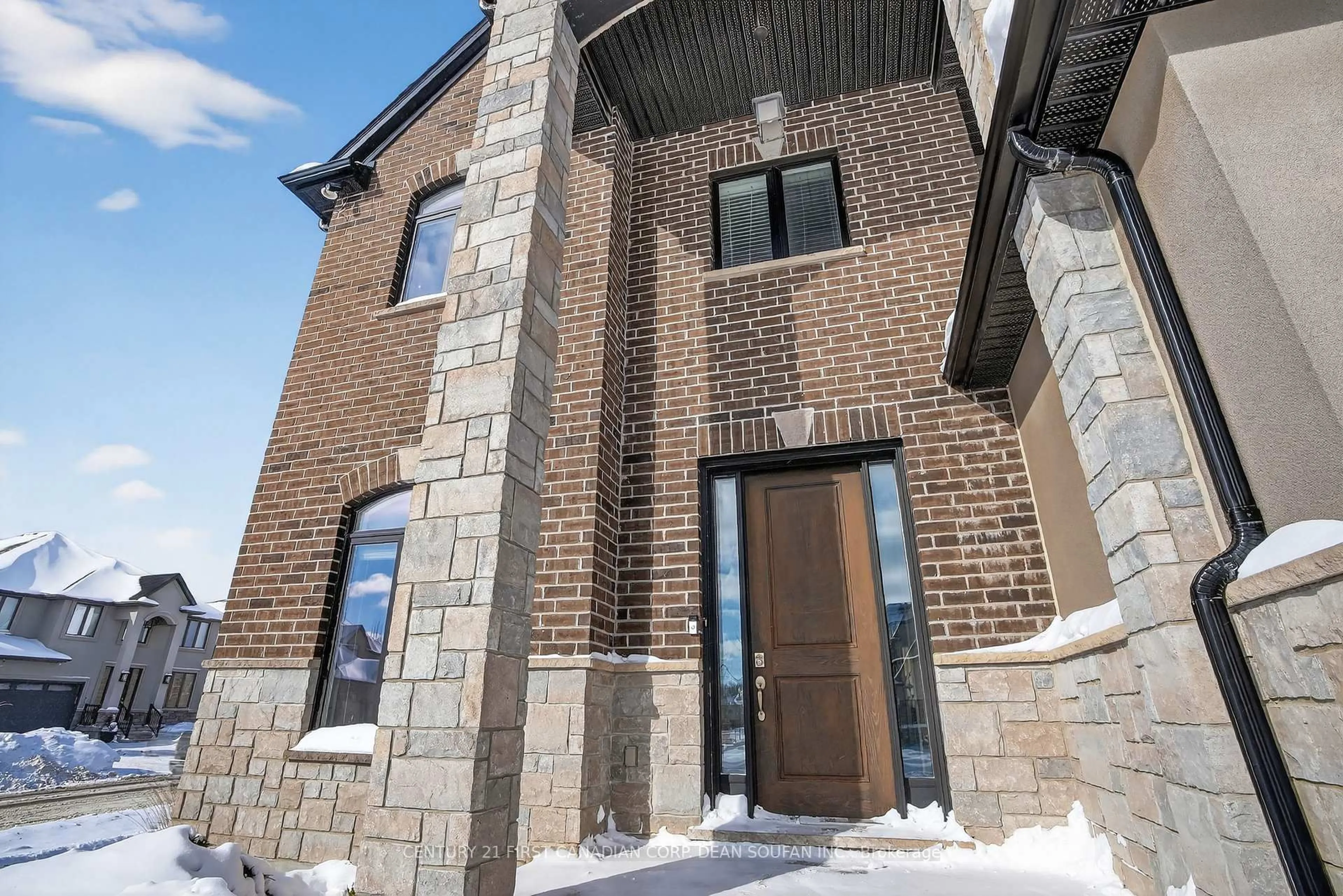 Home with brick exterior material, street for 6644 Upper Canada Crossing, London South Ontario N6P 0C2