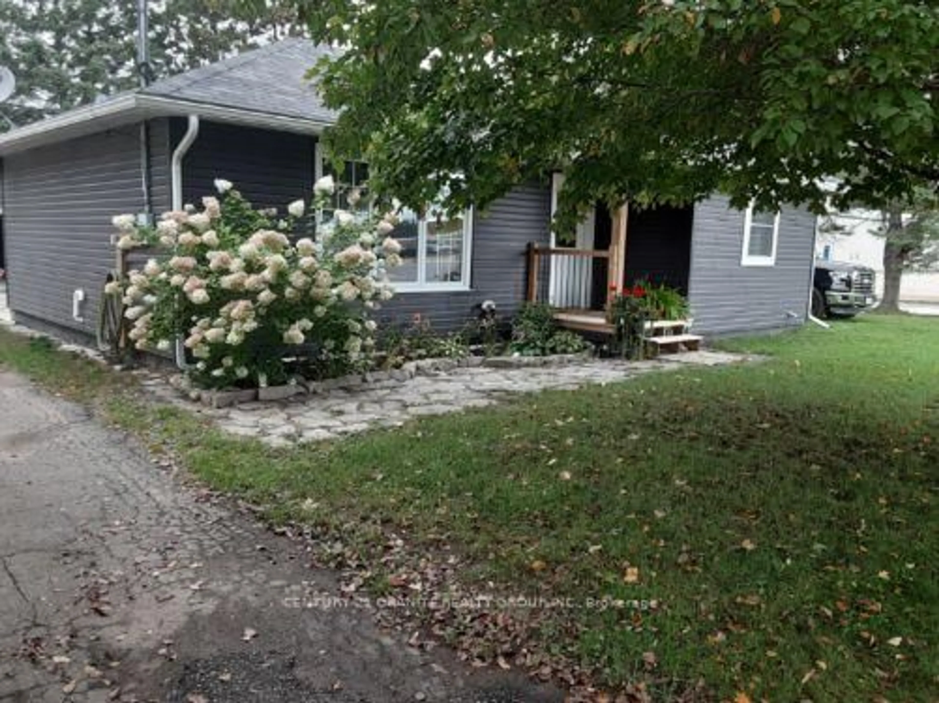 A pic from outside/outdoor area/front of a property/back of a property/a pic from drone, street for 8 JOHNSTON Cres, Bancroft Ontario K0L 1C0