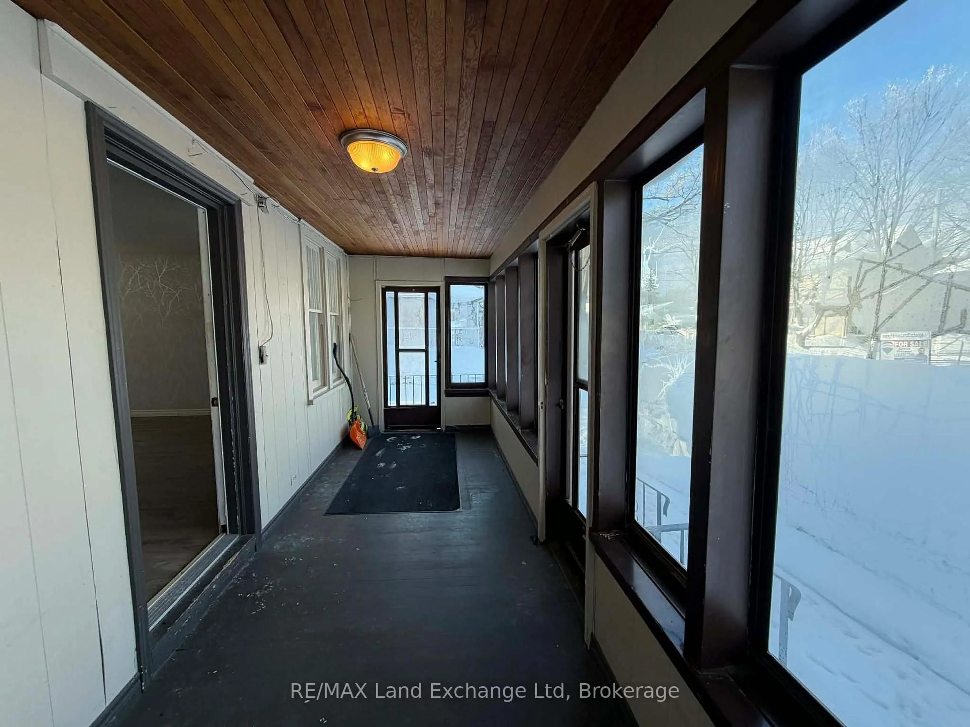 Indoor entryway for 349 Shuter St, North Huron Ontario N0G 2W0