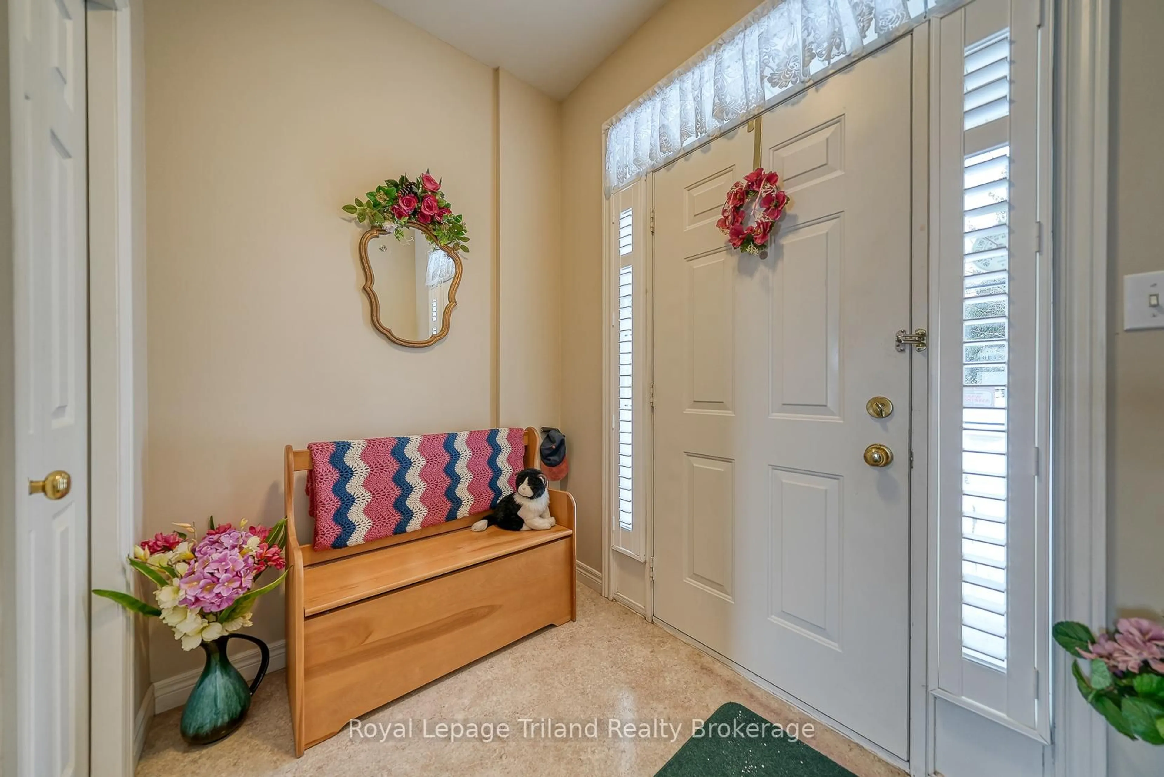 Indoor entryway for 153 Ferguson Dr #2, Woodstock Ontario N4V 1H4
