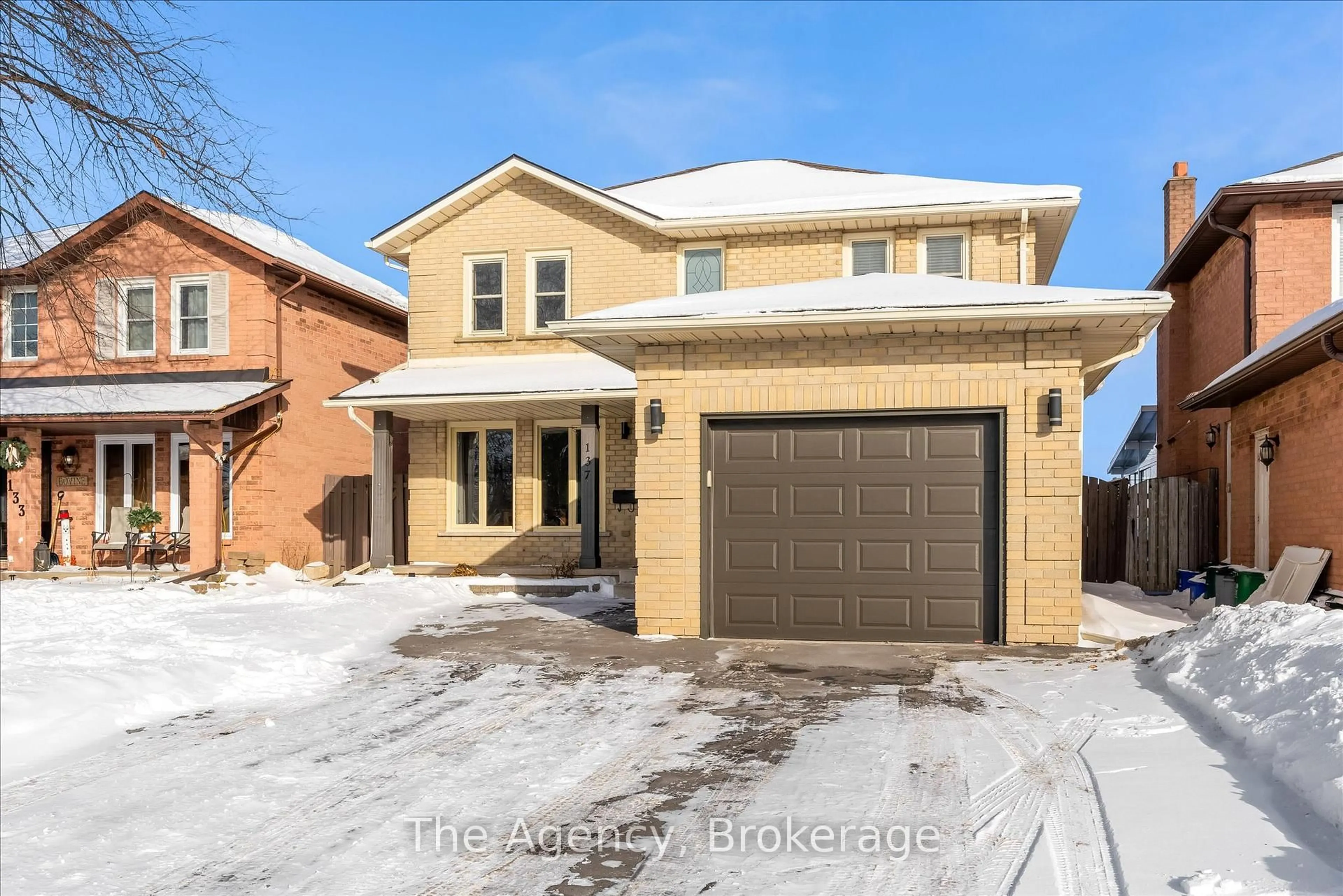 Home with brick exterior material, street for 137 Northwood Dr, Welland Ontario L3C 6S4