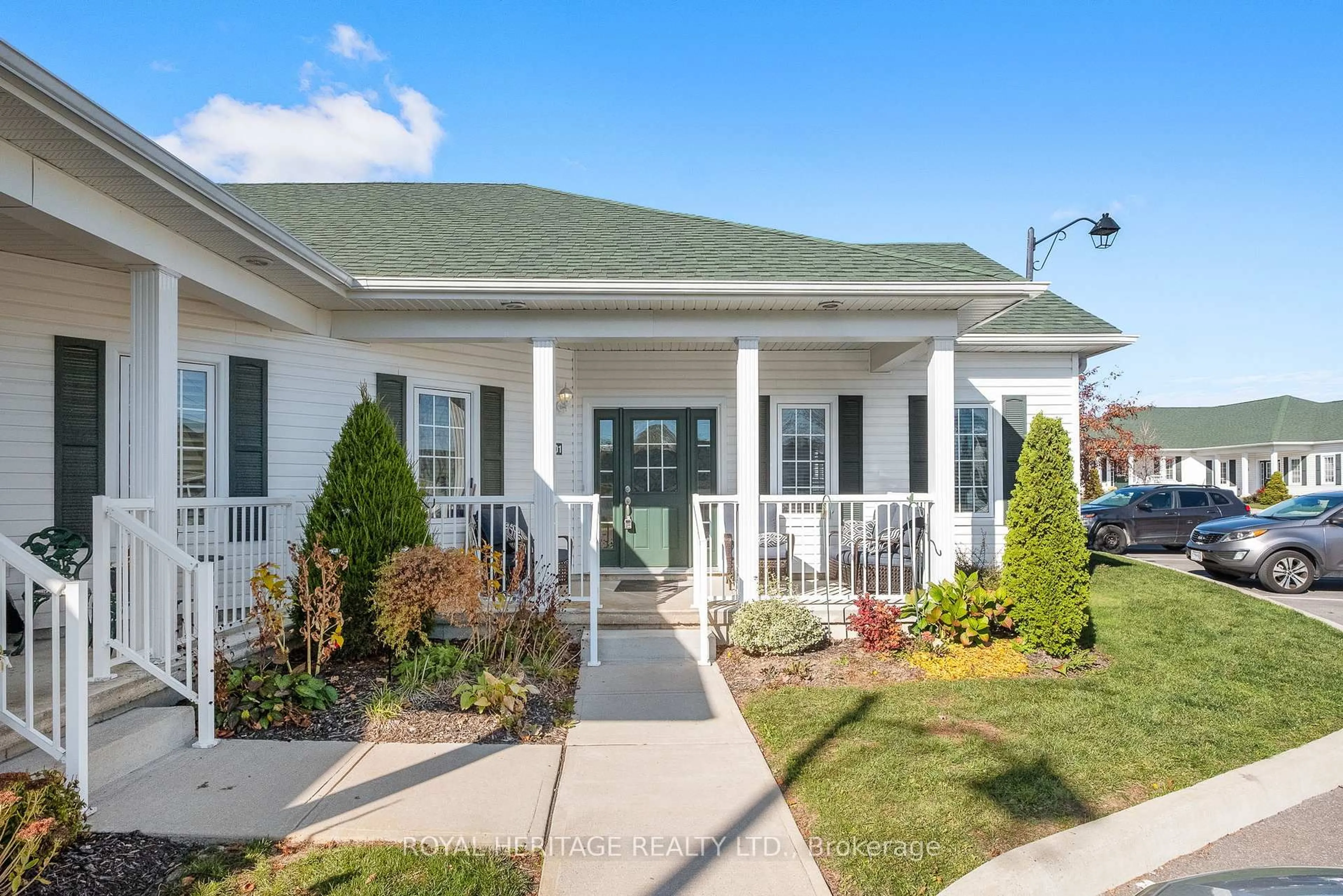 Home with vinyl exterior material, street for 300 Croft St #2001, Port Hope Ontario L1A 0E1