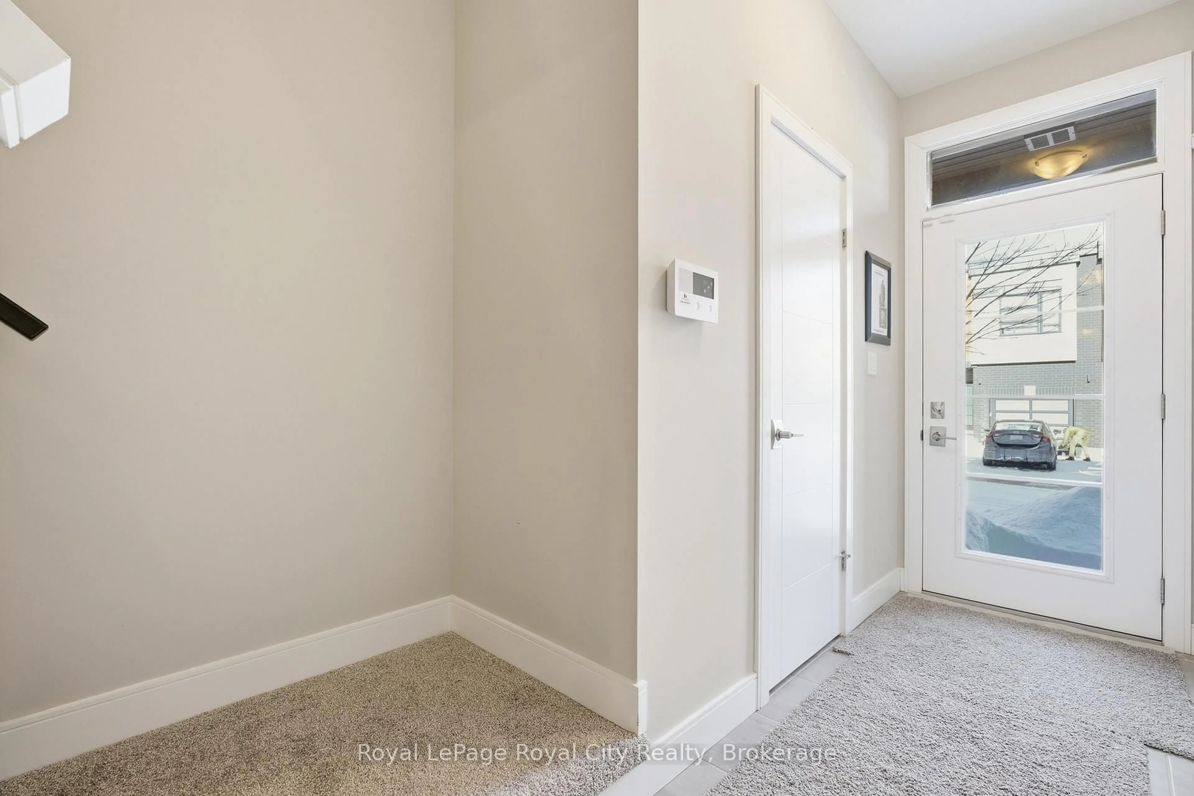 Indoor entryway for 60 Arkell Rd #88, Guelph Ontario N1L 1G8