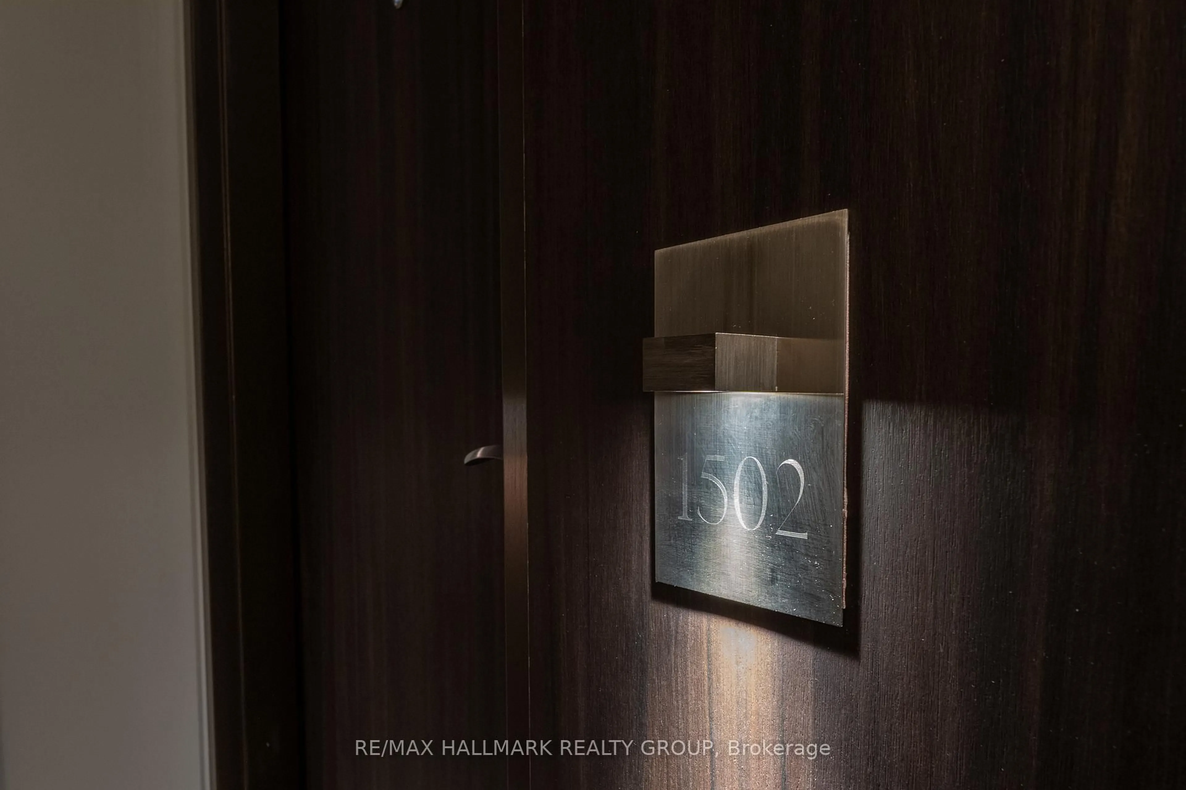 Unknown for 300 Lisgar St #1502, Ottawa Ontario K2P 0E2