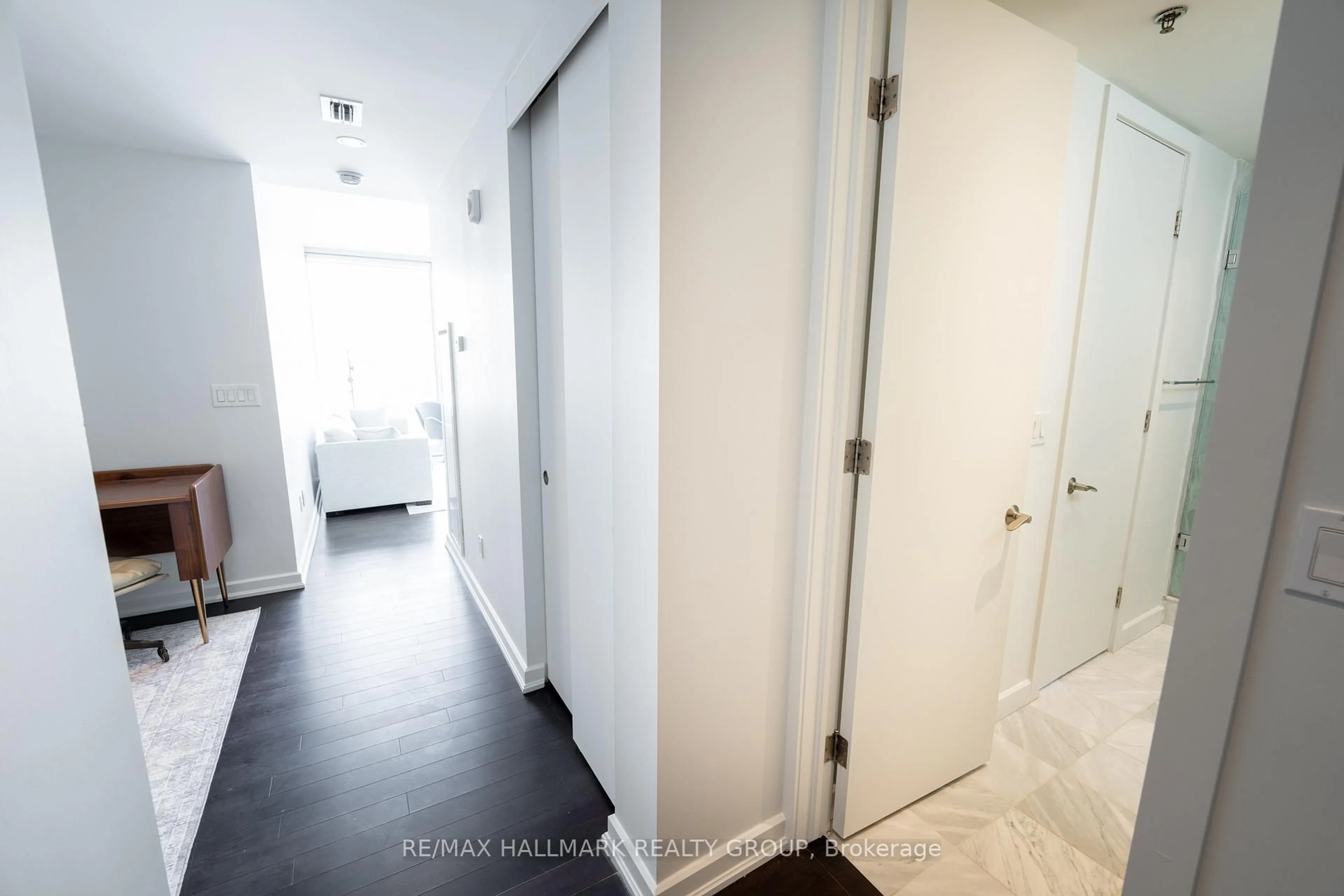 Unknown for 300 Lisgar St #1502, Ottawa Ontario K2P 0E2