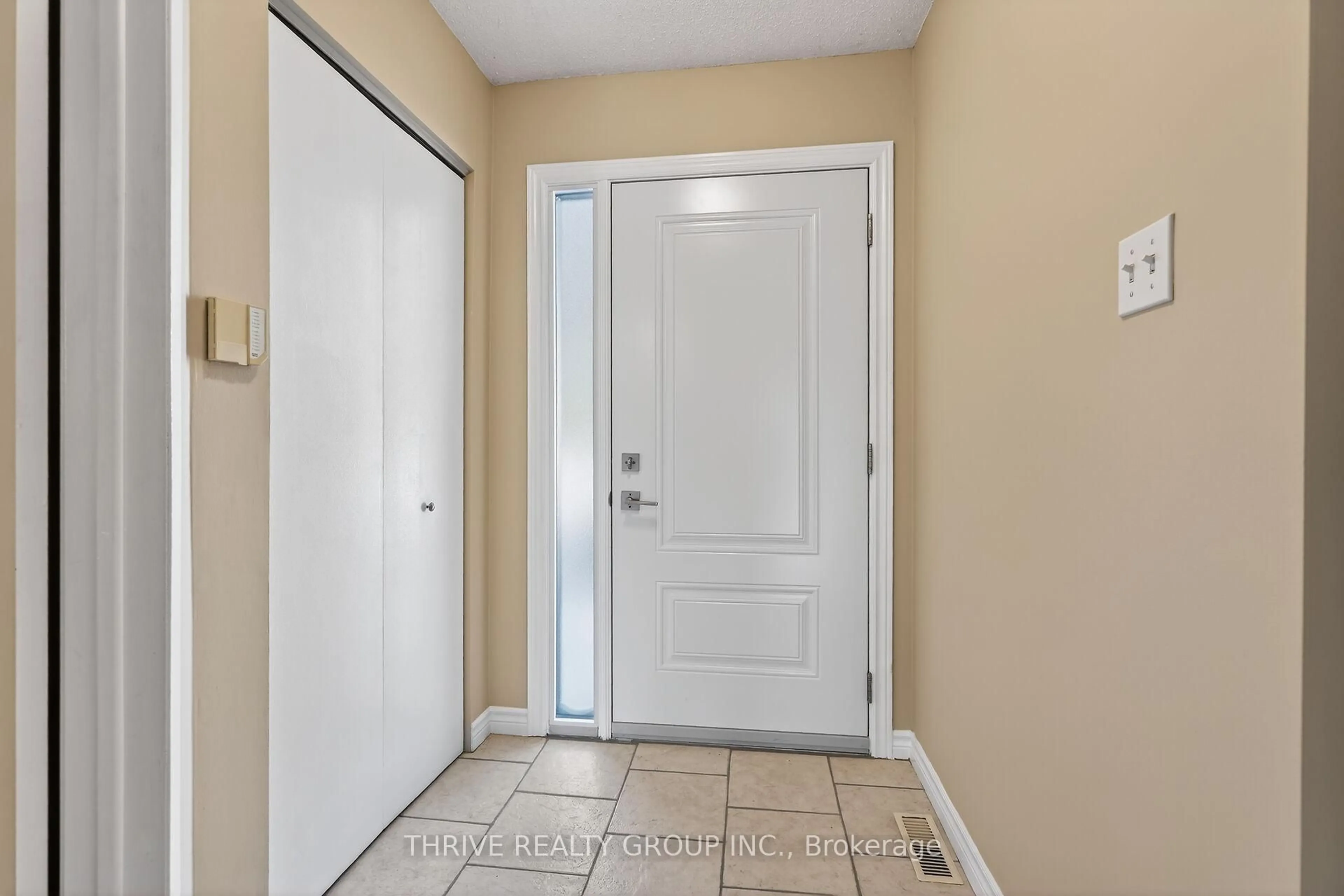 Indoor entryway for 80 Acorn Cres #3, London North Ontario N6G 4R8