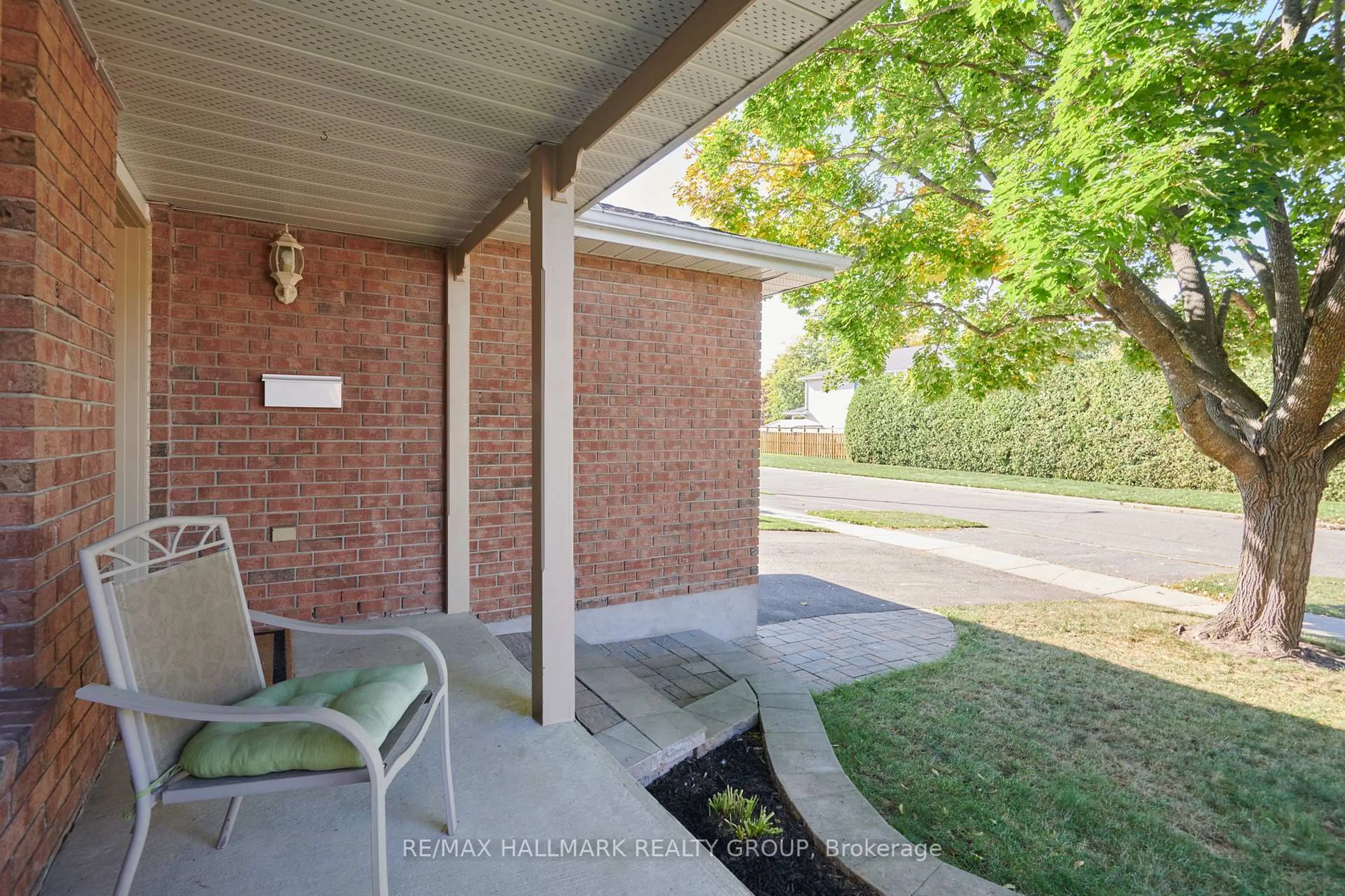 Patio, street for 1743 Silver Bark Ave, Ottawa Ontario K1C 7A8