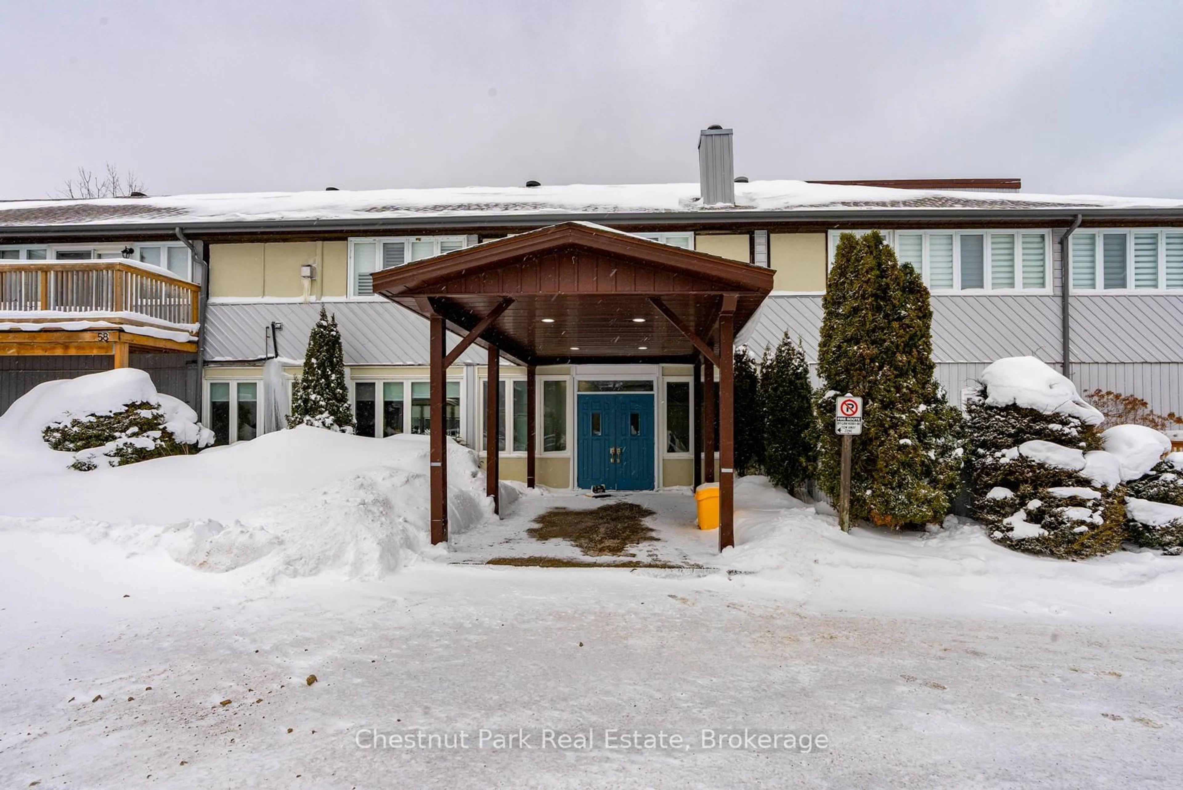 Indoor foyer for 209472 Highway 26 #39, Blue Mountains Ontario L9Y 0V3