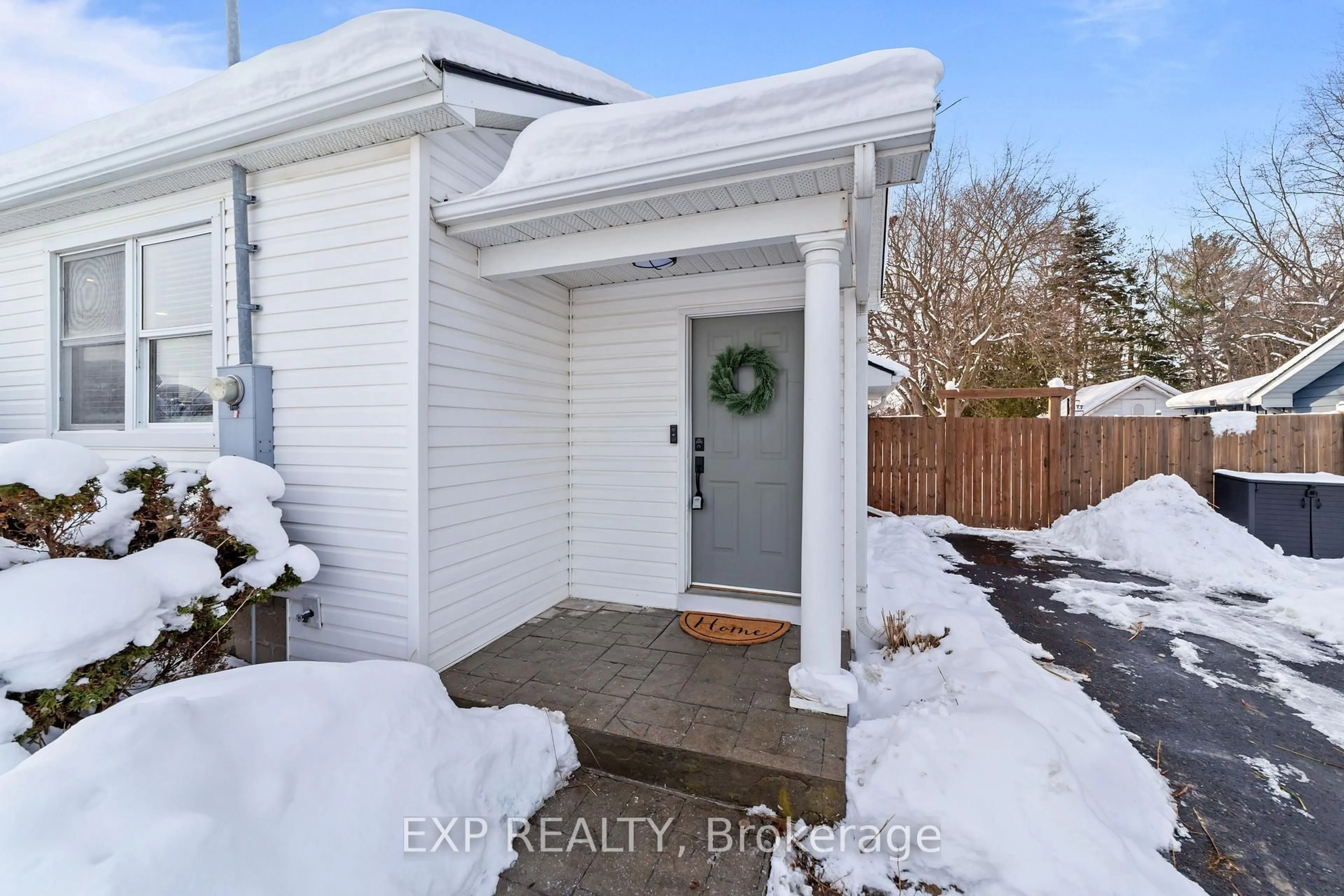 Indoor entryway for 5051 WELLINGTON Rd, London South Ontario N6E 3X9