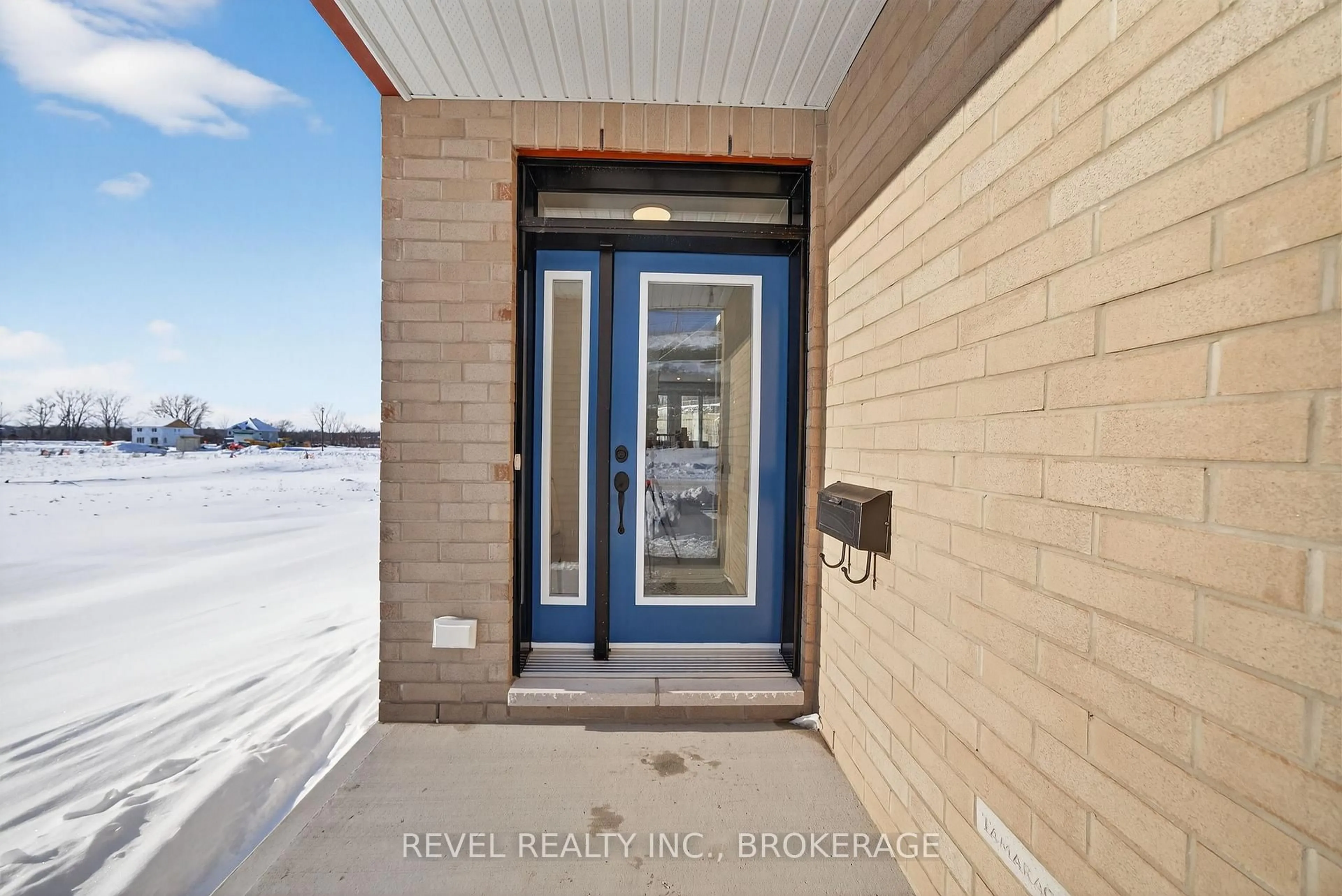 Indoor entryway for 322 Dockside Dr, Kingston Ontario K7K 0L6
