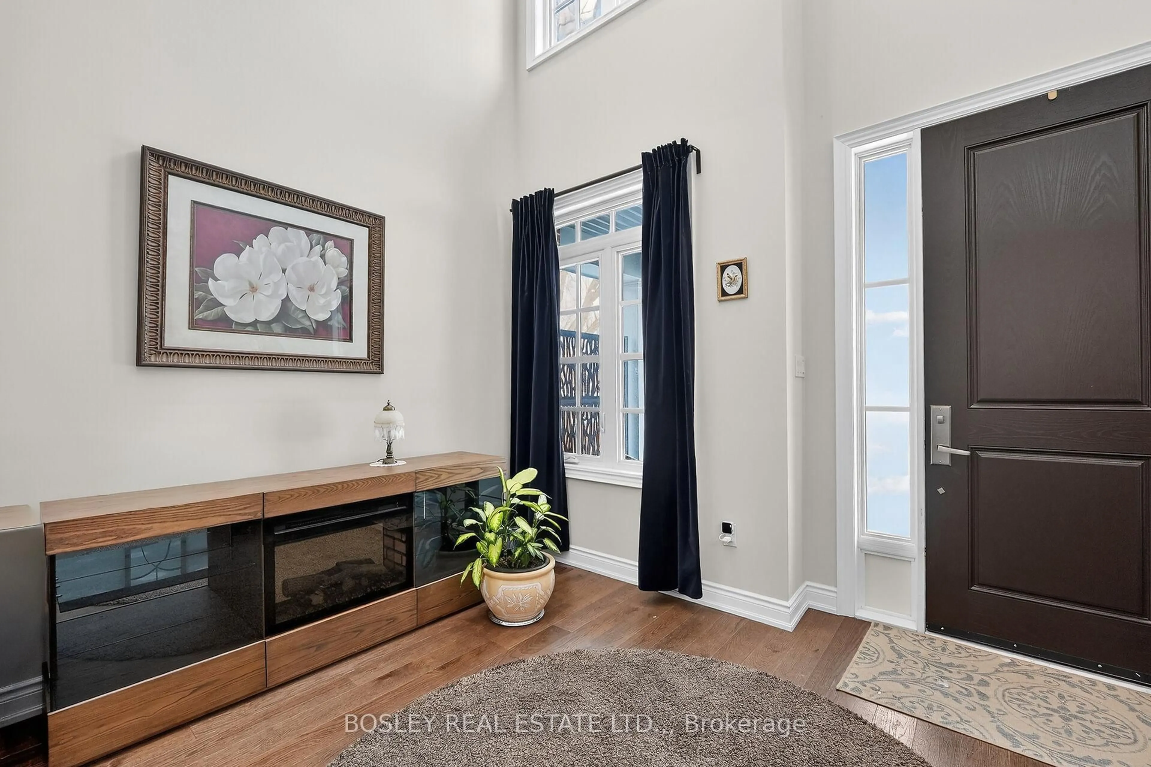 Indoor entryway for 88 John St, Niagara-on-the-Lake Ontario L0S 1J0