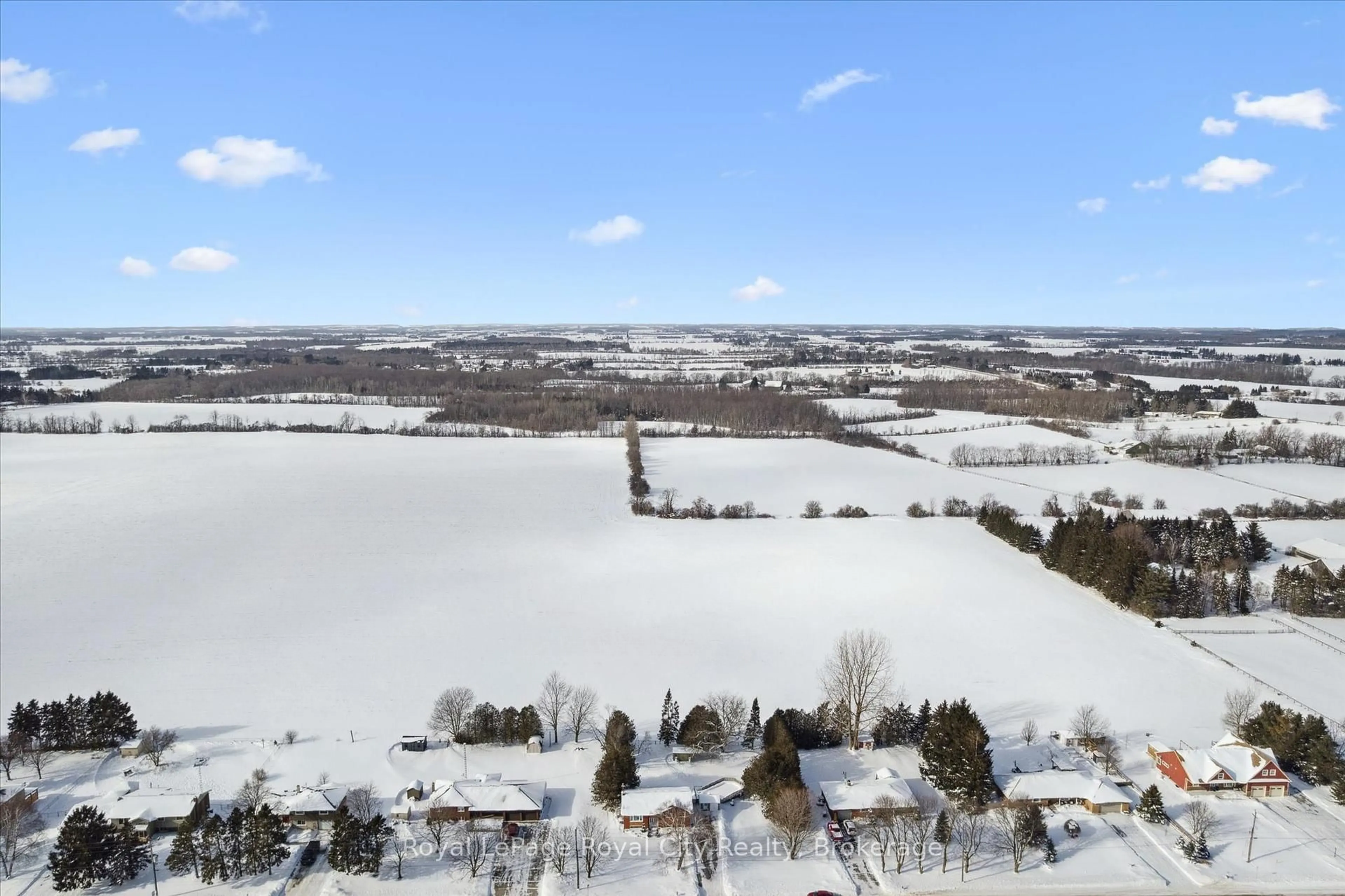 A pic from outside/outdoor area/front of a property/back of a property/a pic from drone, mountain view for 7430 Wellington Rd 51, Guelph/Eramosa Ontario N0B 1B0