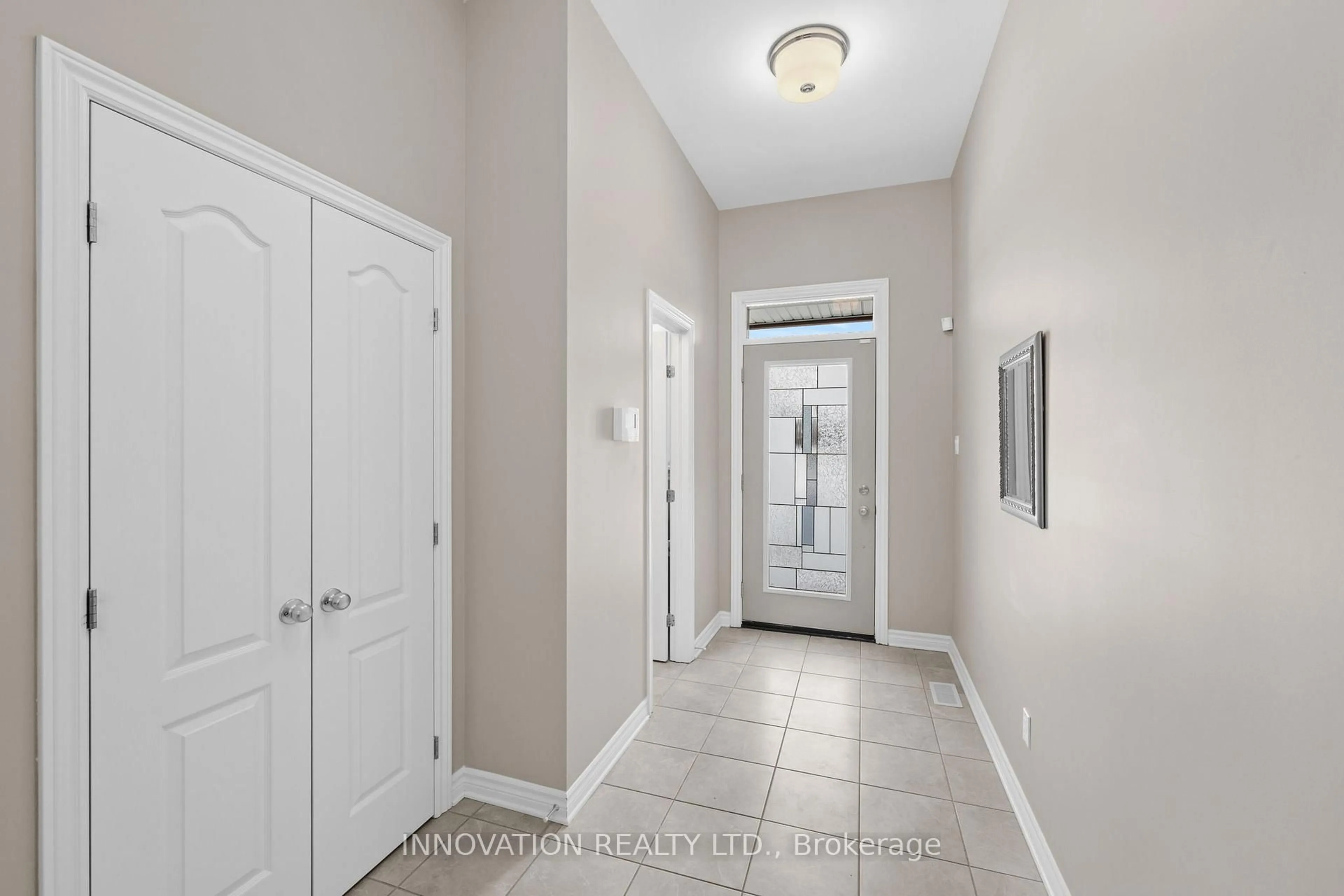 Indoor entryway for 13 Merrill St, Ottawa Ontario K2S 2M8