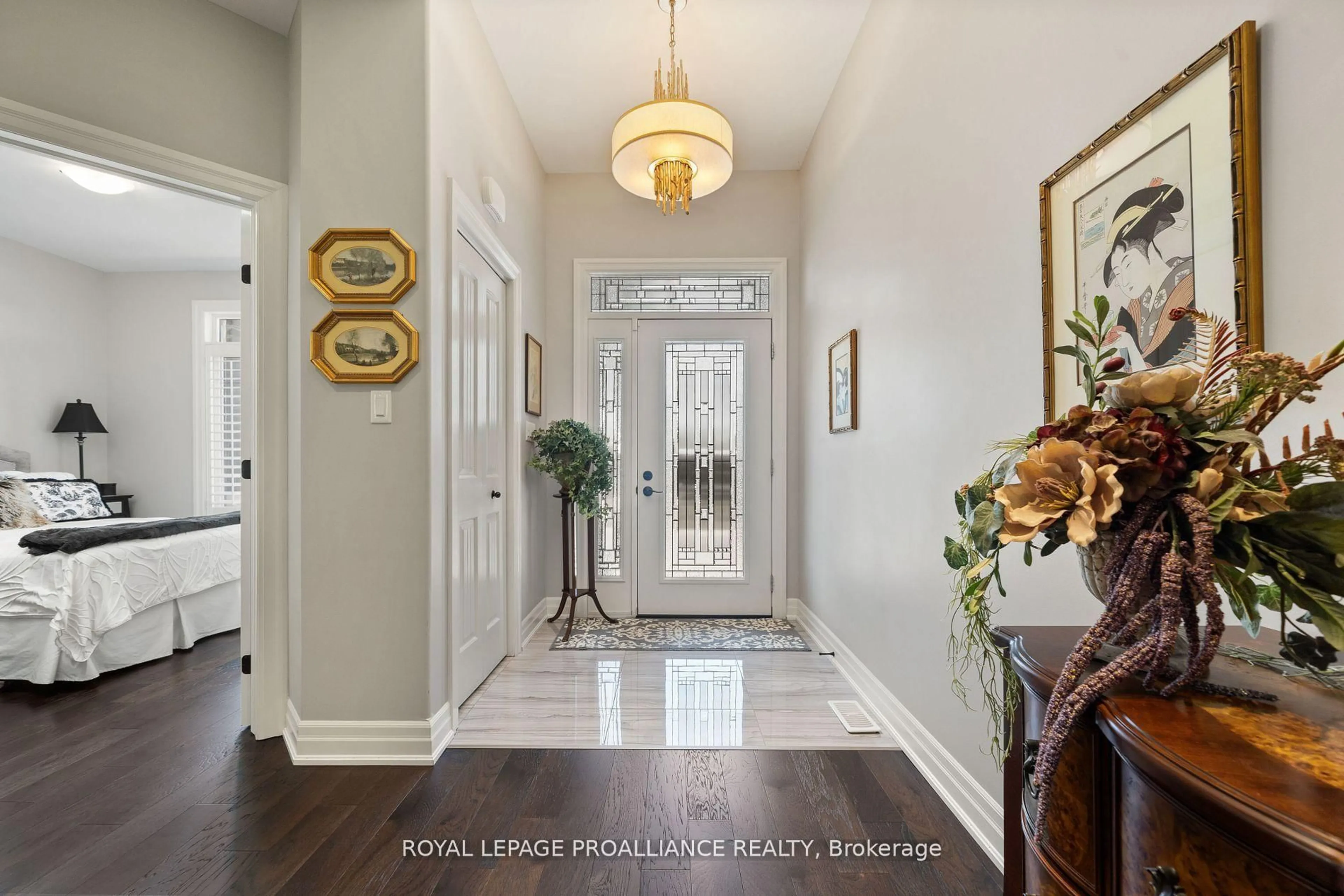 Indoor entryway for 27 Autumn Grve, Quinte West Ontario K8V 0G9