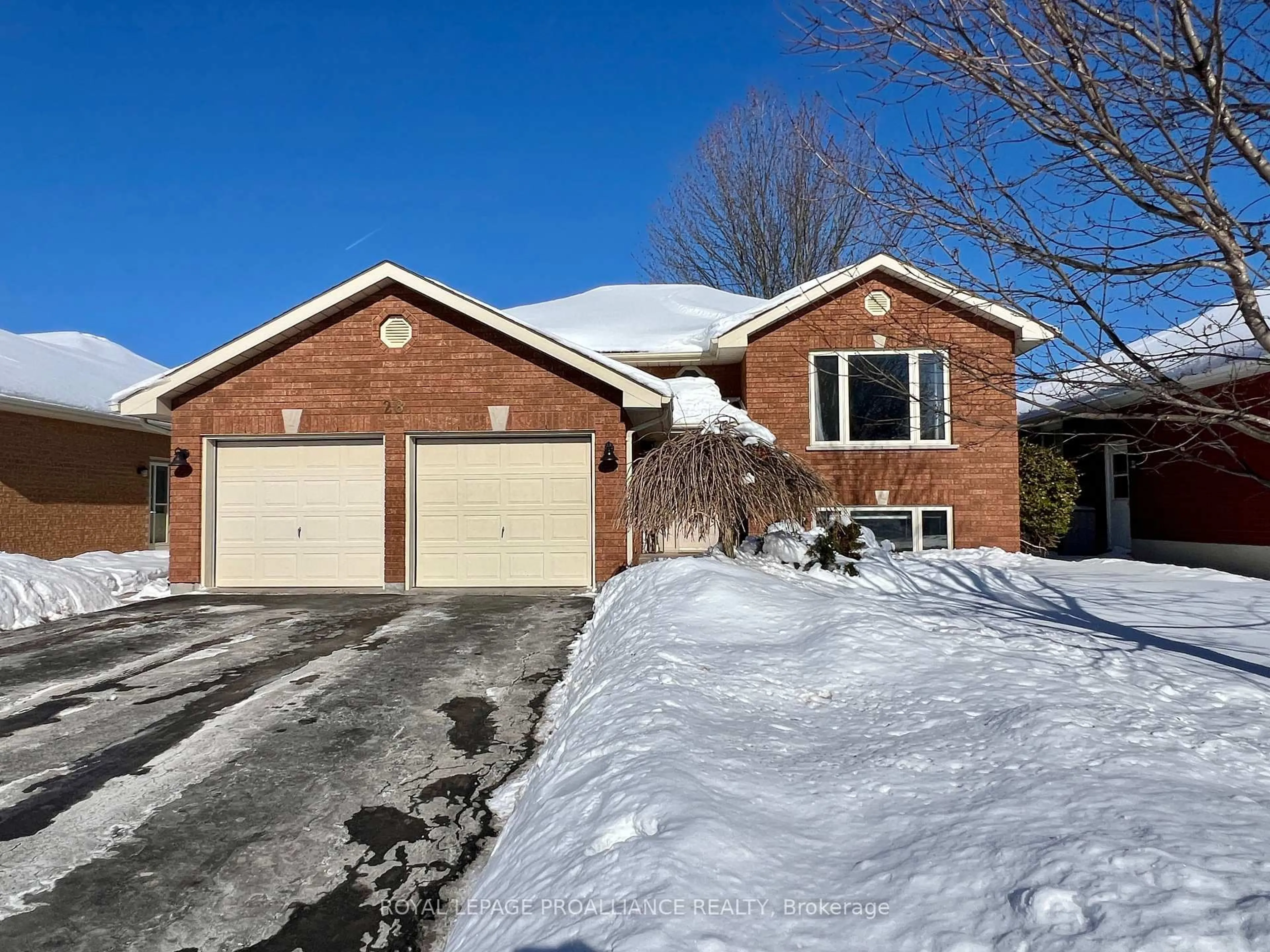Home with brick exterior material, street for 28 Oak Ridge Blvd, Belleville Ontario K8N 5W1