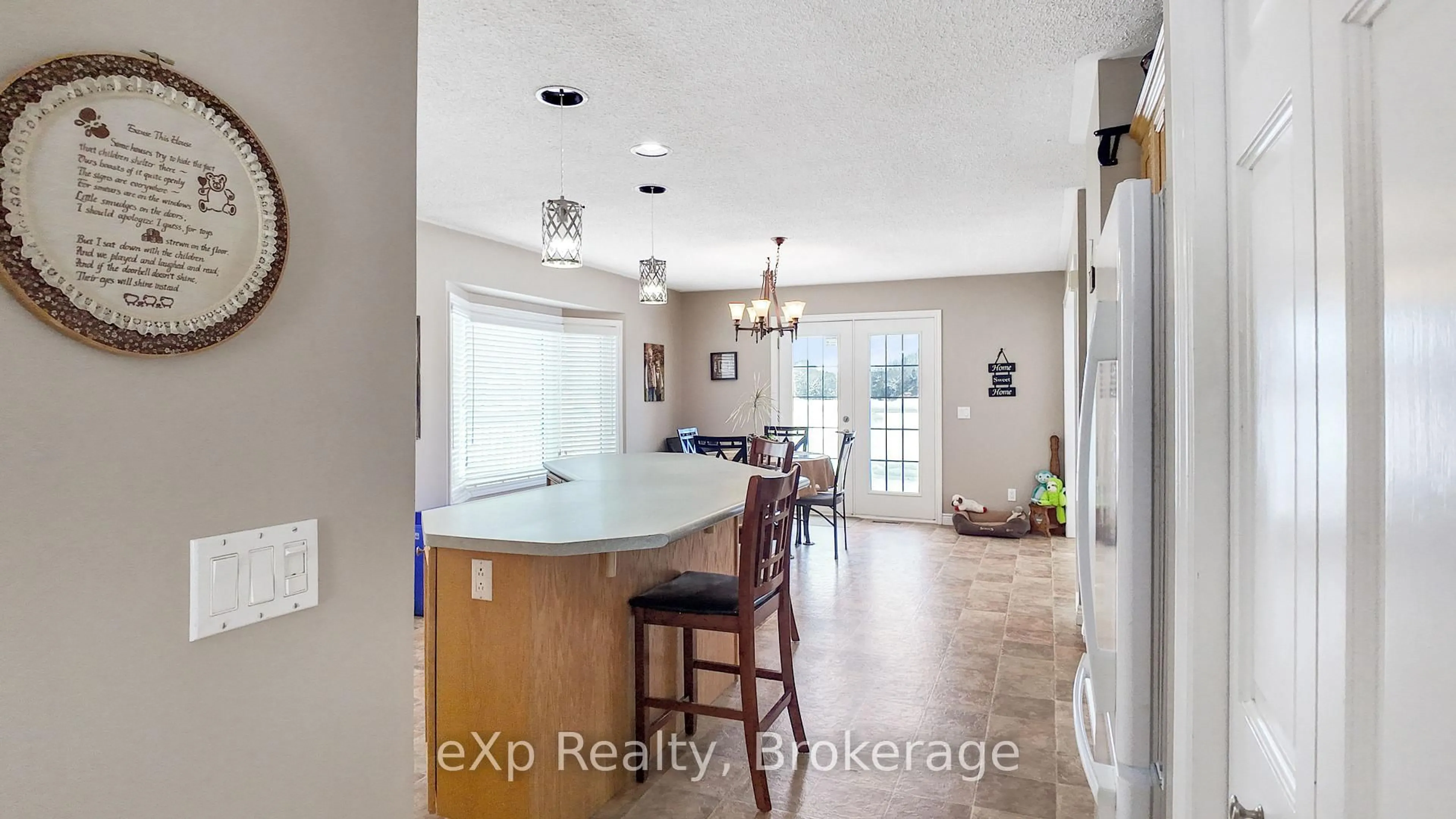 Open concept kitchen, ceramic/tile floor for 487 Lake Rosalind Rd 4, Brockton Ontario N4N 3B9