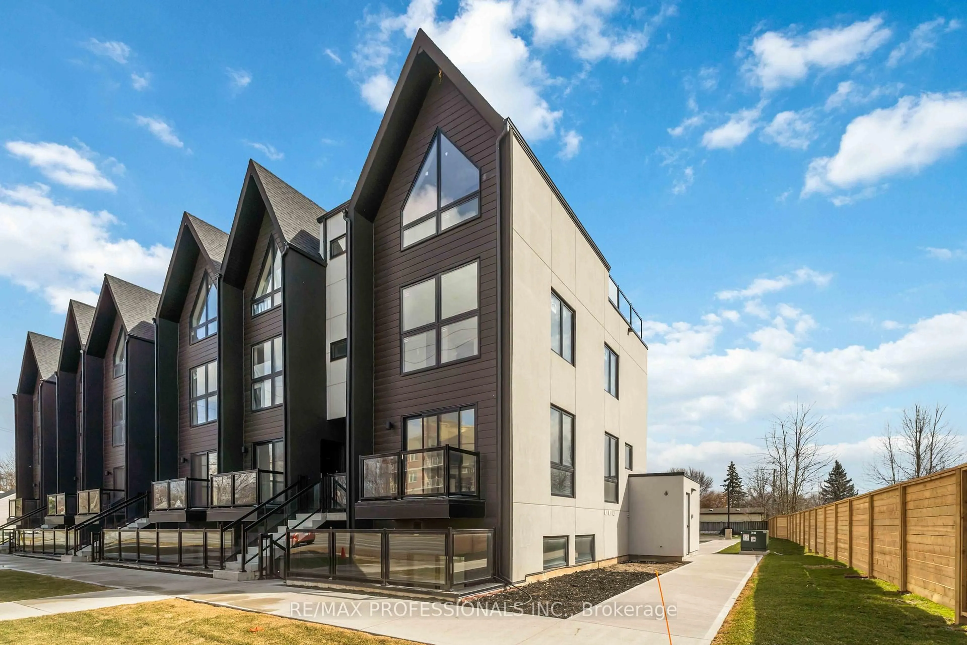 Unknown for 7277 Wilson Cres #106, Niagara Falls Ontario L2G 4R8