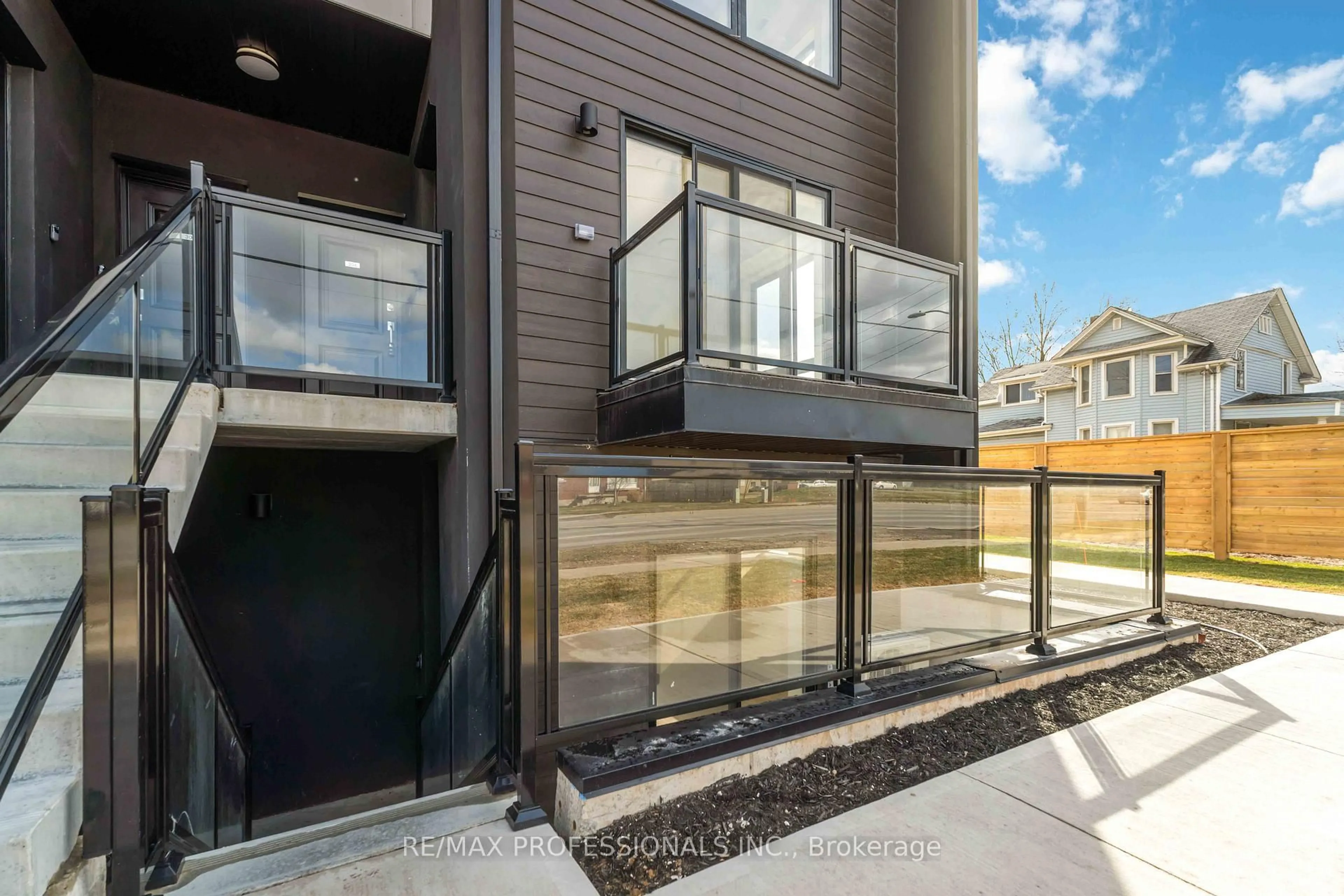 Unknown for 7277 Wilson Cres #106, Niagara Falls Ontario L2G 4R8