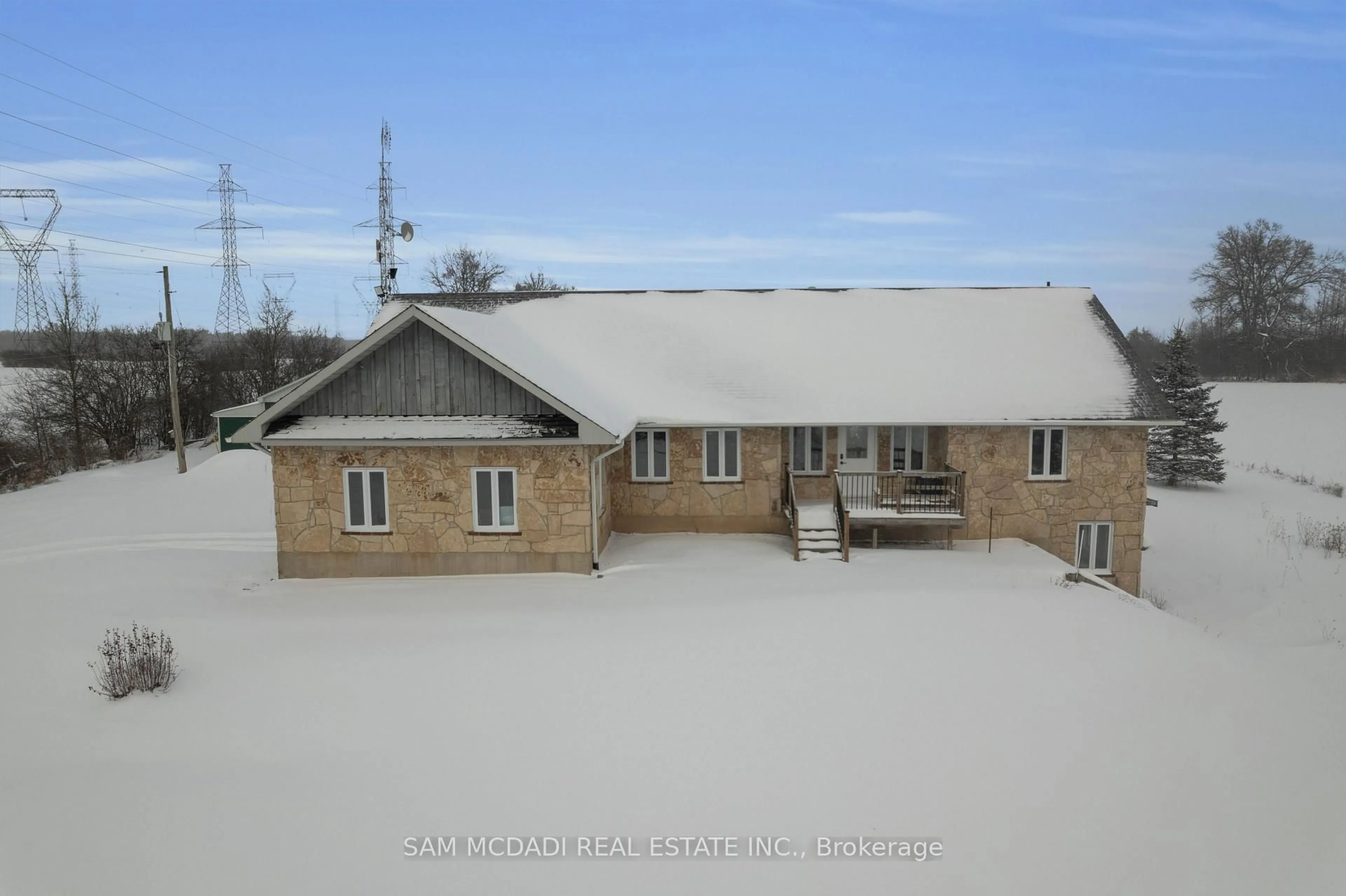 A pic from outside/outdoor area/front of a property/back of a property/a pic from drone, building for 107 6th Line, Haldimand Ontario N3W 1Y8