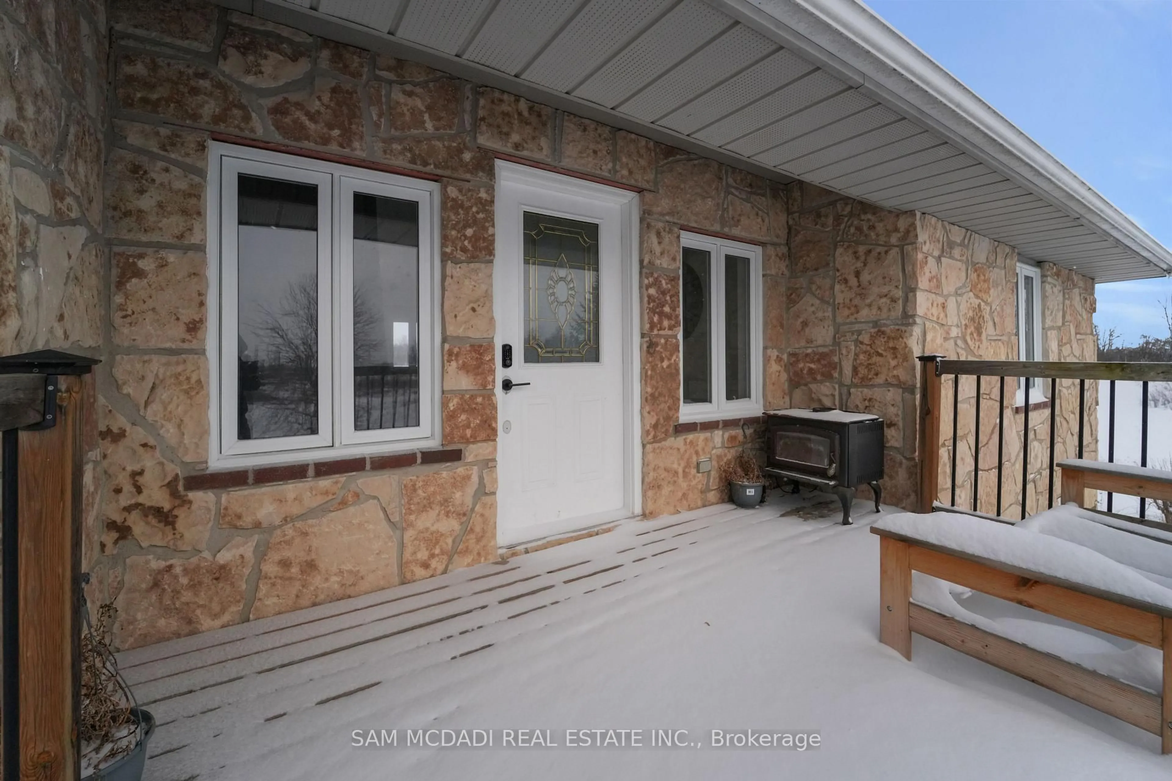 Patio, street for 107 6th Line, Haldimand Ontario N3W 1Y8