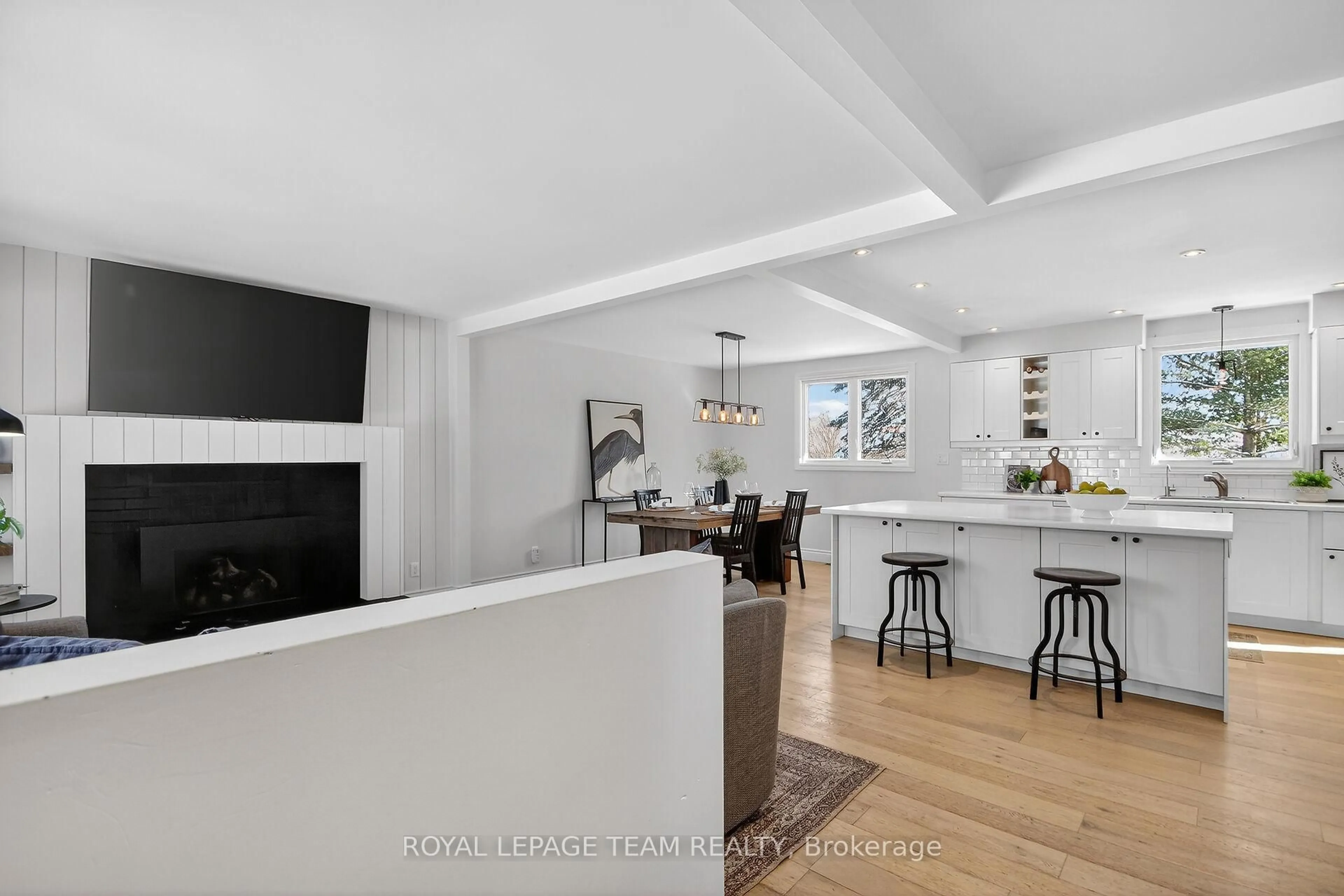 Open concept kitchen, unknown for 2968 Harbison Rd, Richmond Ontario K0A 2Z0