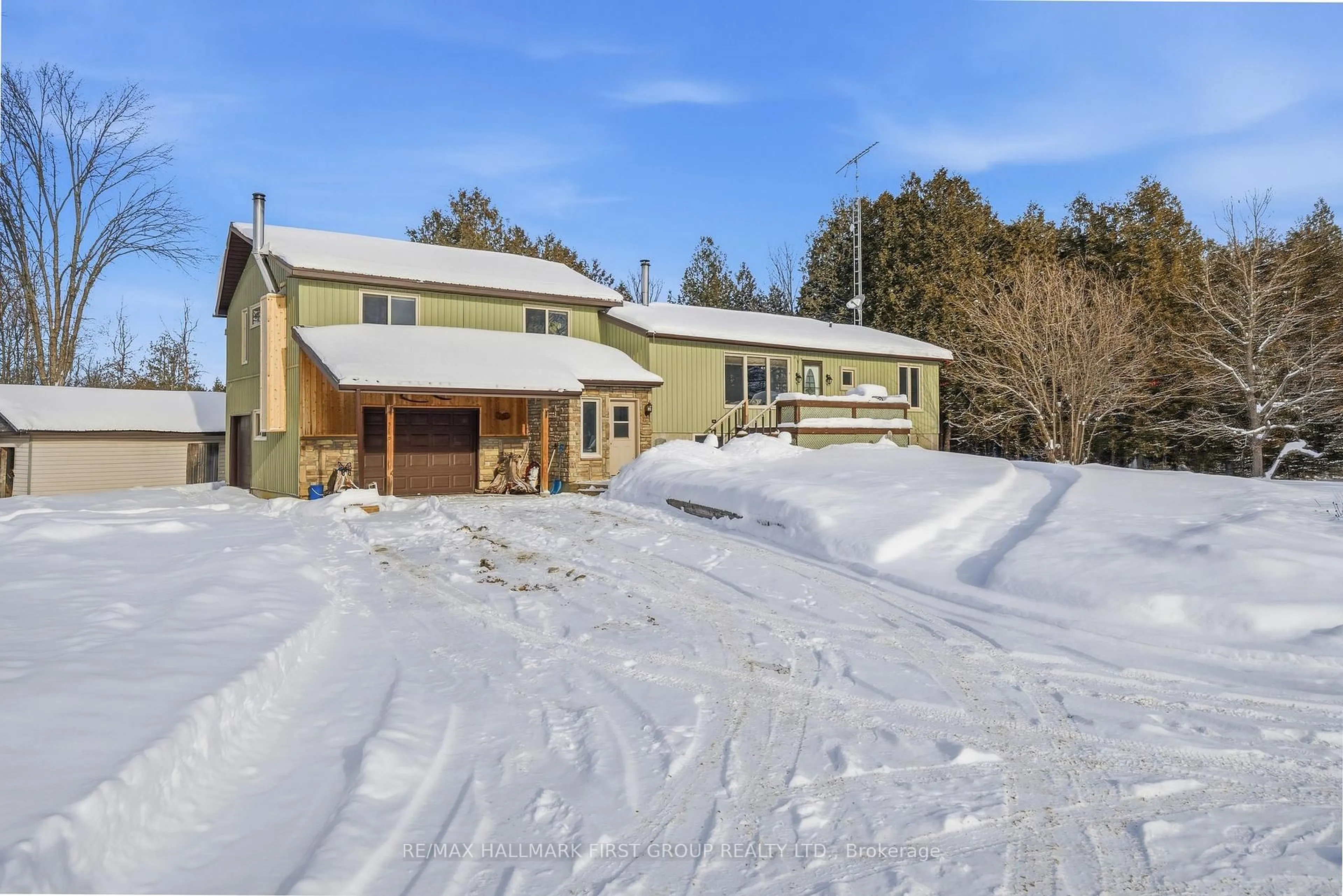 A pic from outside/outdoor area/front of a property/back of a property/a pic from drone, unknown for 1503 Moneymore Rd, Belleville Ontario K0K 2Y0