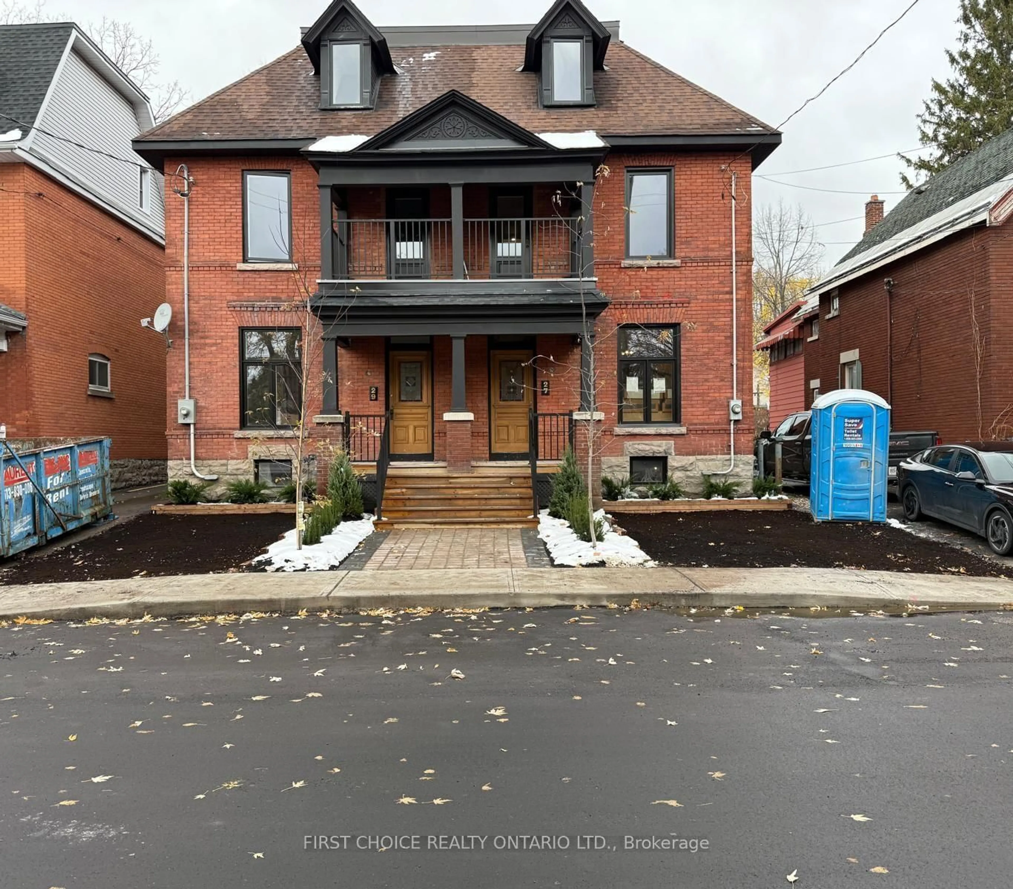 Home with brick exterior material, street for 29 Third Ave, Ottawa Ontario K1S 2J5