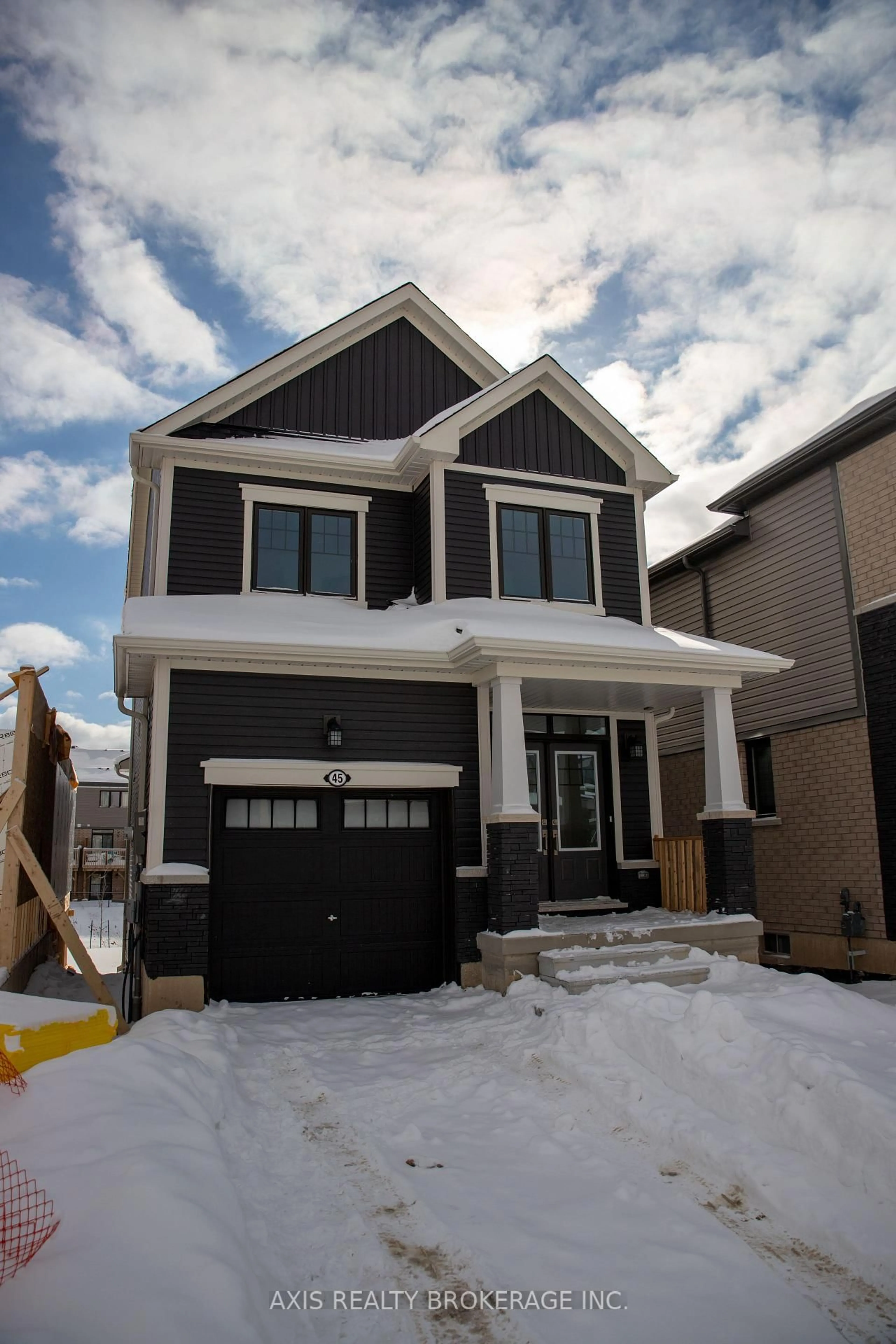 Home with brick exterior material, street for 45 Cresthaven Hts, Thorold Ontario L2V 0N8