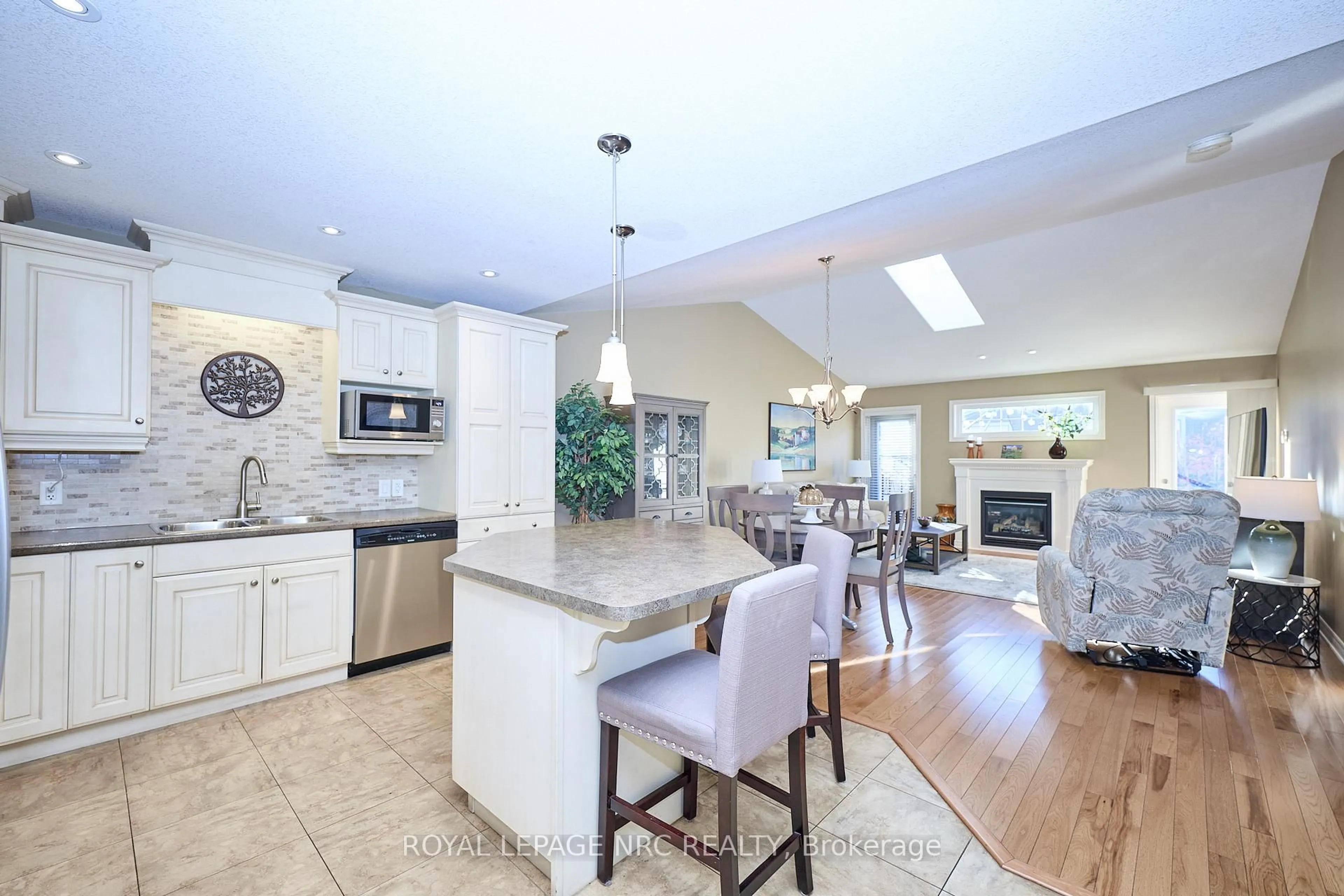 Open concept kitchen, ceramic/tile floor for 603 Welland Ave #8, St. Catharines Ontario L2M 0A6