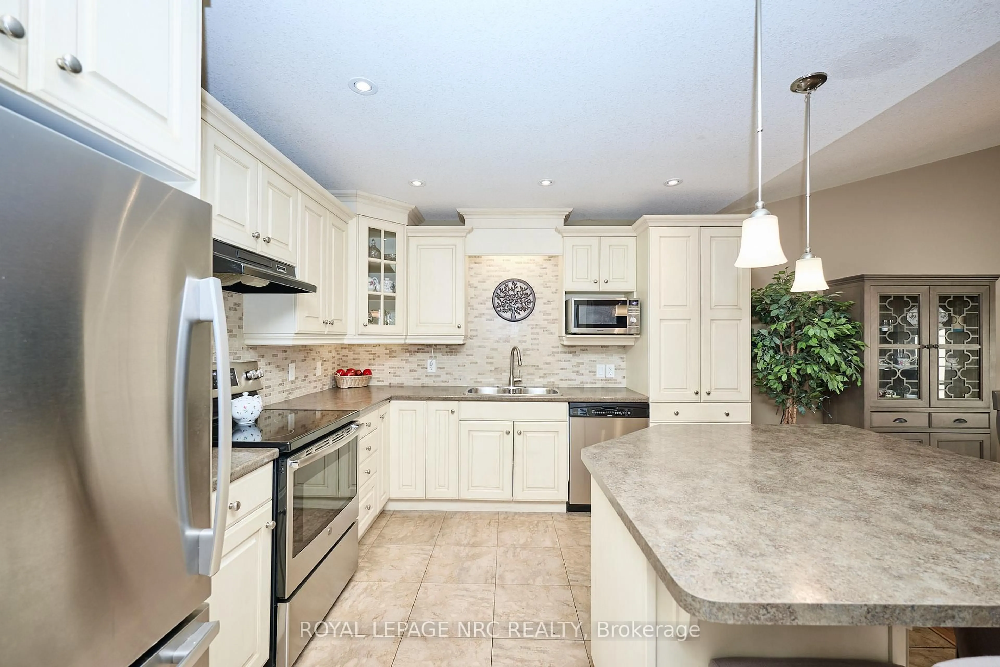 Contemporary kitchen, ceramic/tile floor for 603 Welland Ave #8, St. Catharines Ontario L2M 0A6