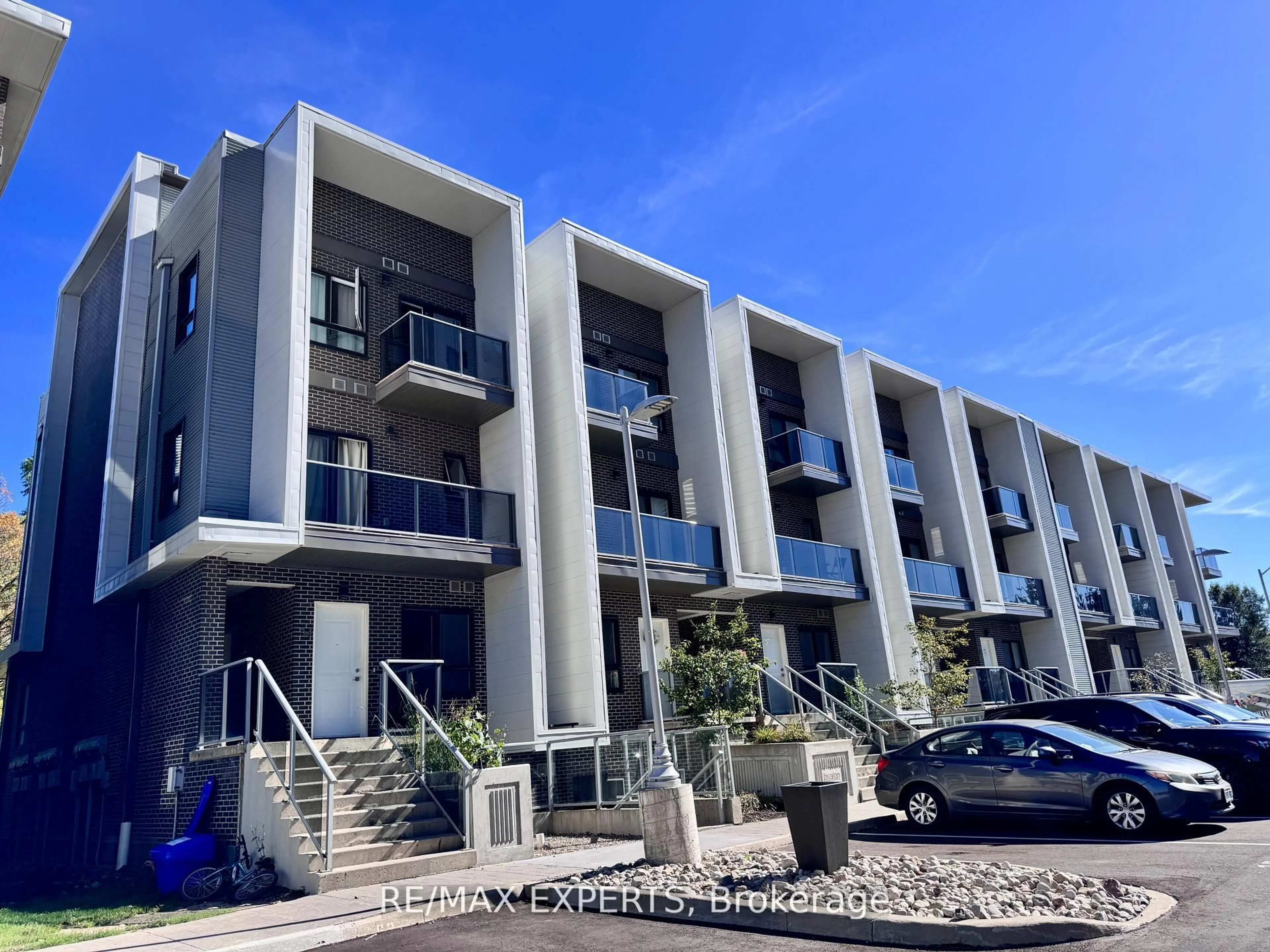 A pic from outside/outdoor area/front of a property/back of a property/a pic from drone, street for 1430 Highland Rd #33A, Kitchener Ontario N2N 0C3