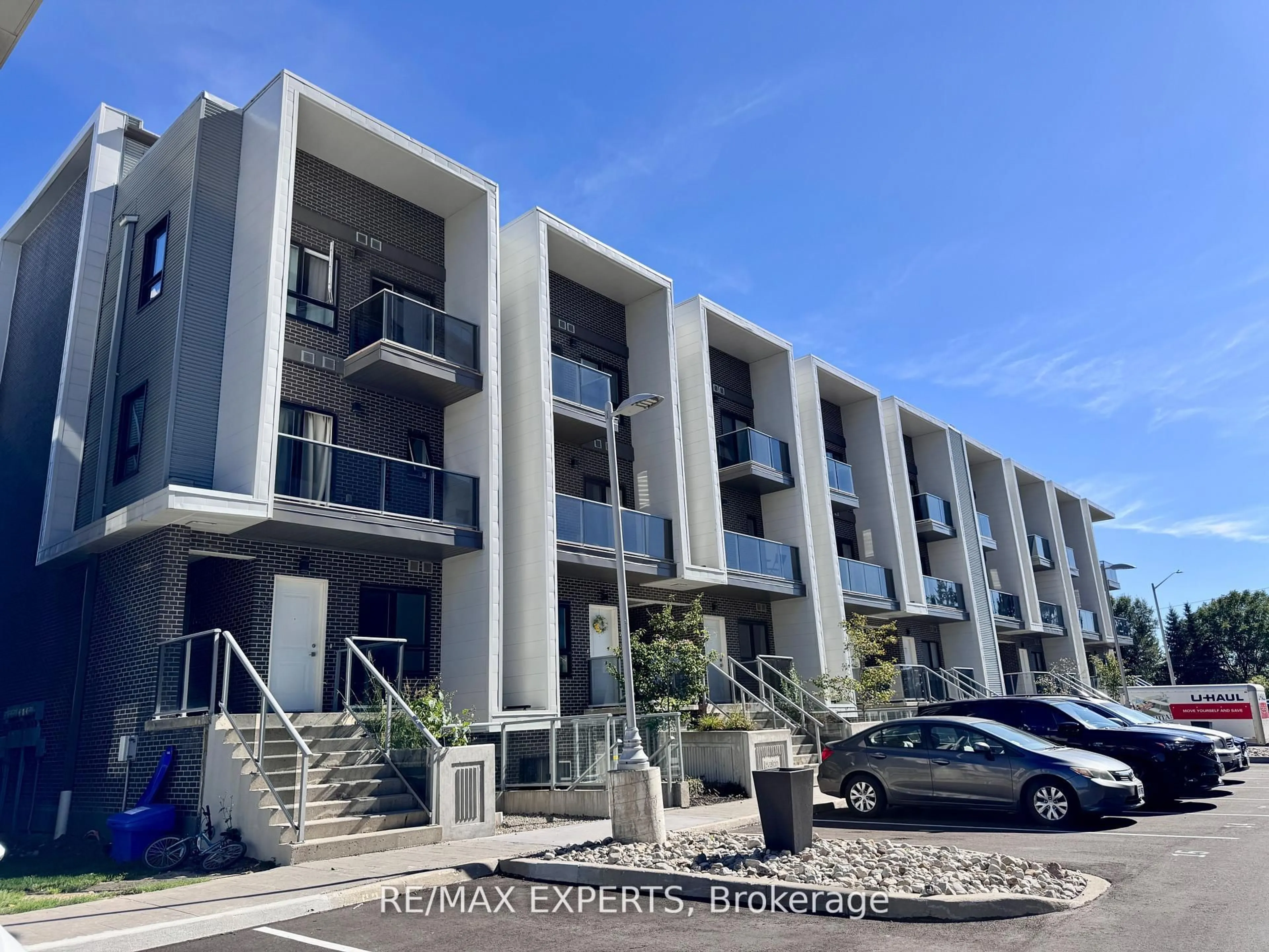 A pic from outside/outdoor area/front of a property/back of a property/a pic from drone, street for 1430 Highland Rd #33A, Kitchener Ontario N2N 0C3