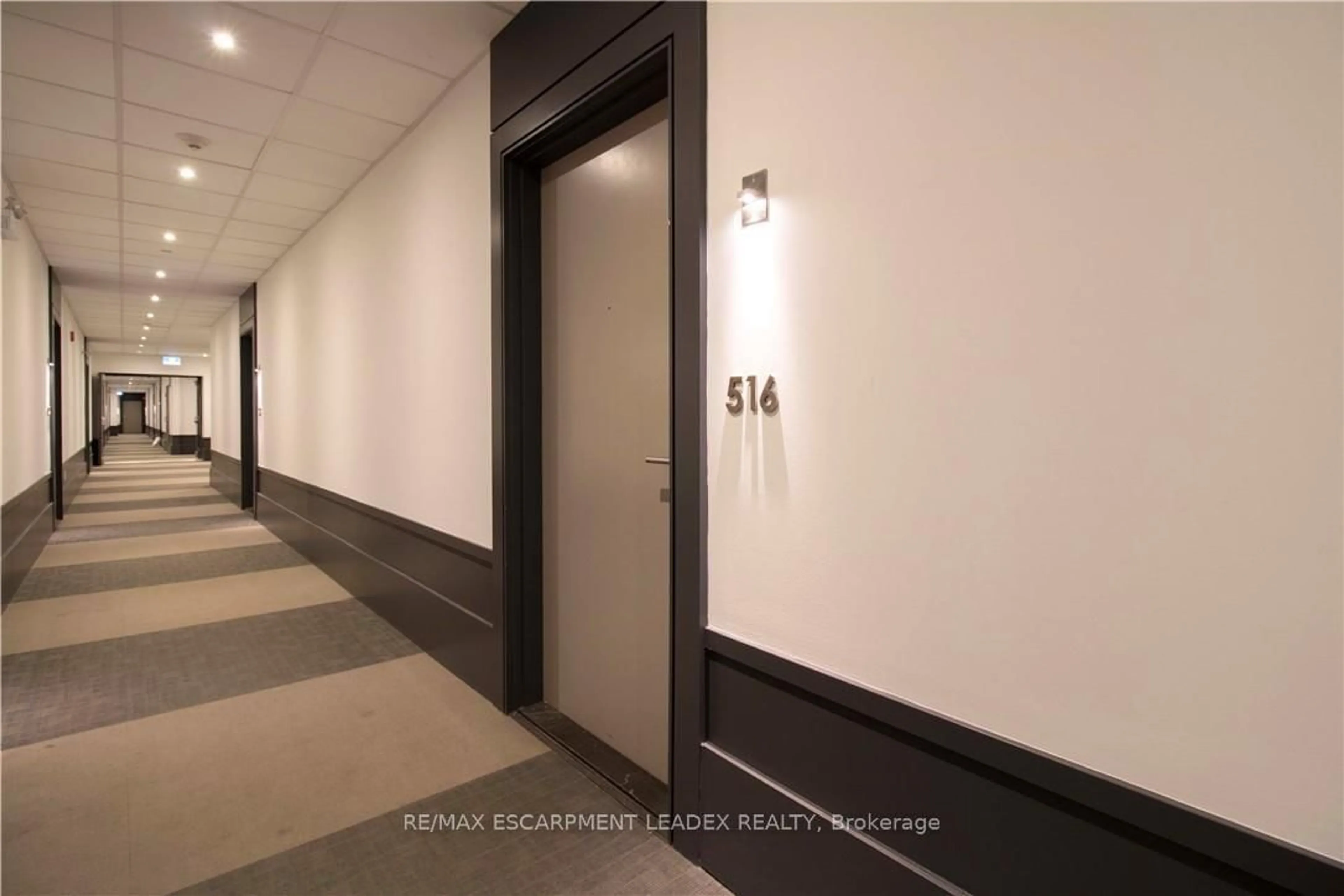 Indoor foyer for 10 CONCORD Pl #516, Grimsby Ontario L3M 0J1