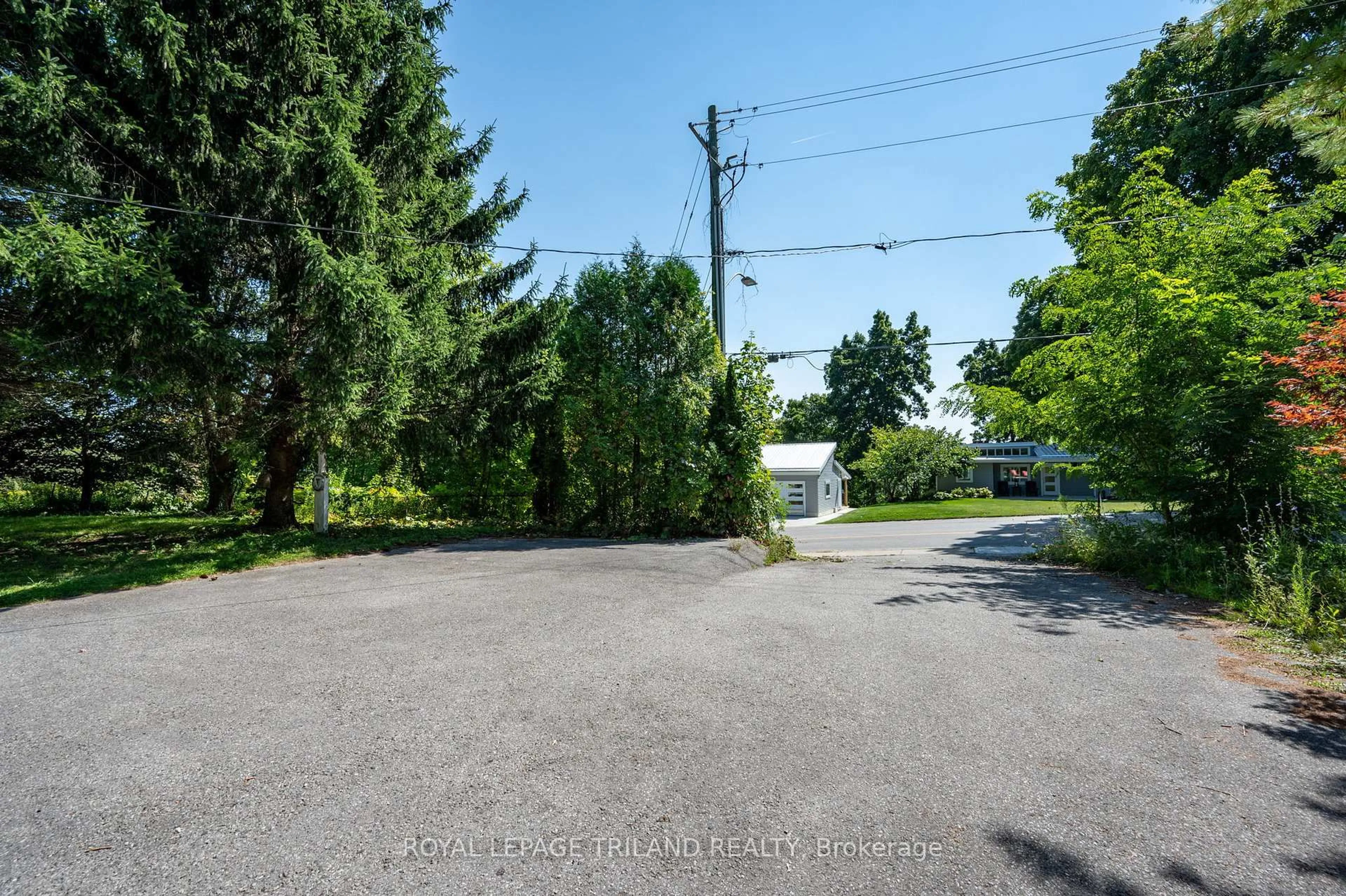 A pic from outside/outdoor area/front of a property/back of a property/a pic from drone, street for 479 George St, Central Elgin Ontario N5L 1H1