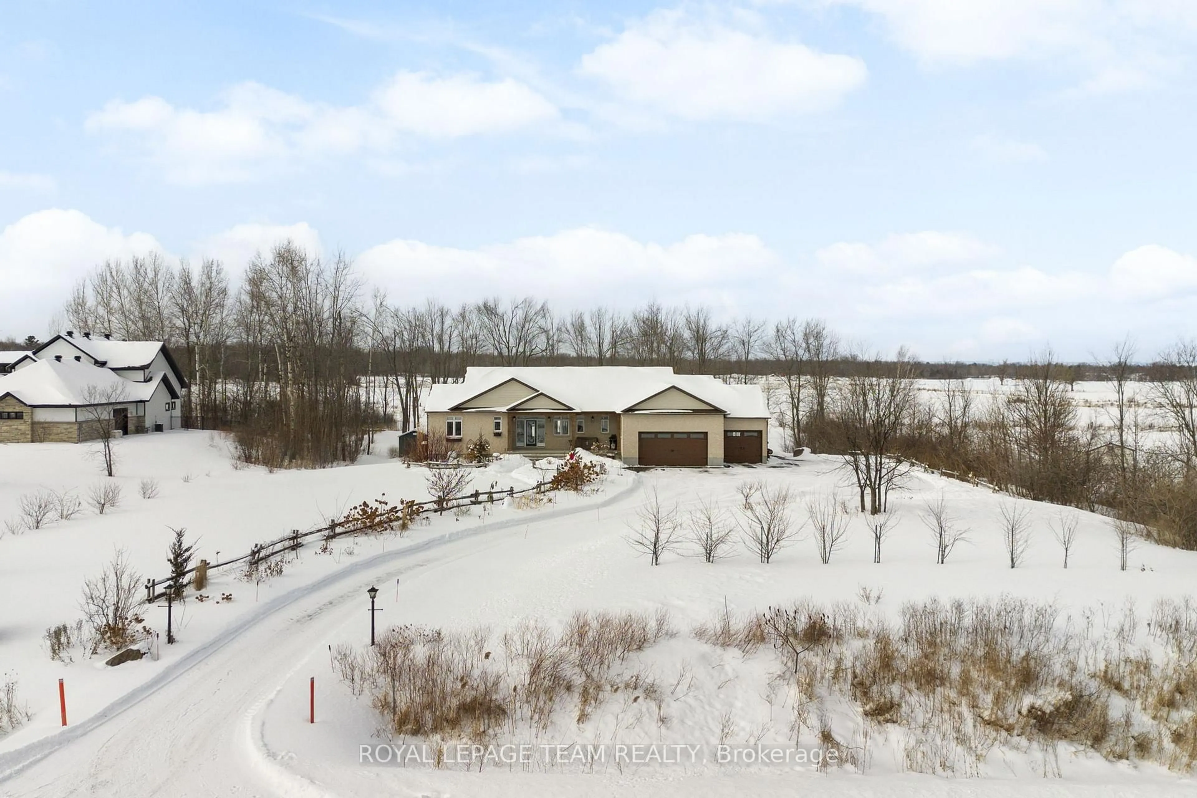 A pic from outside/outdoor area/front of a property/back of a property/a pic from drone, unknown for 26 Synergy Way, Ottawa Ontario K2W 0K3