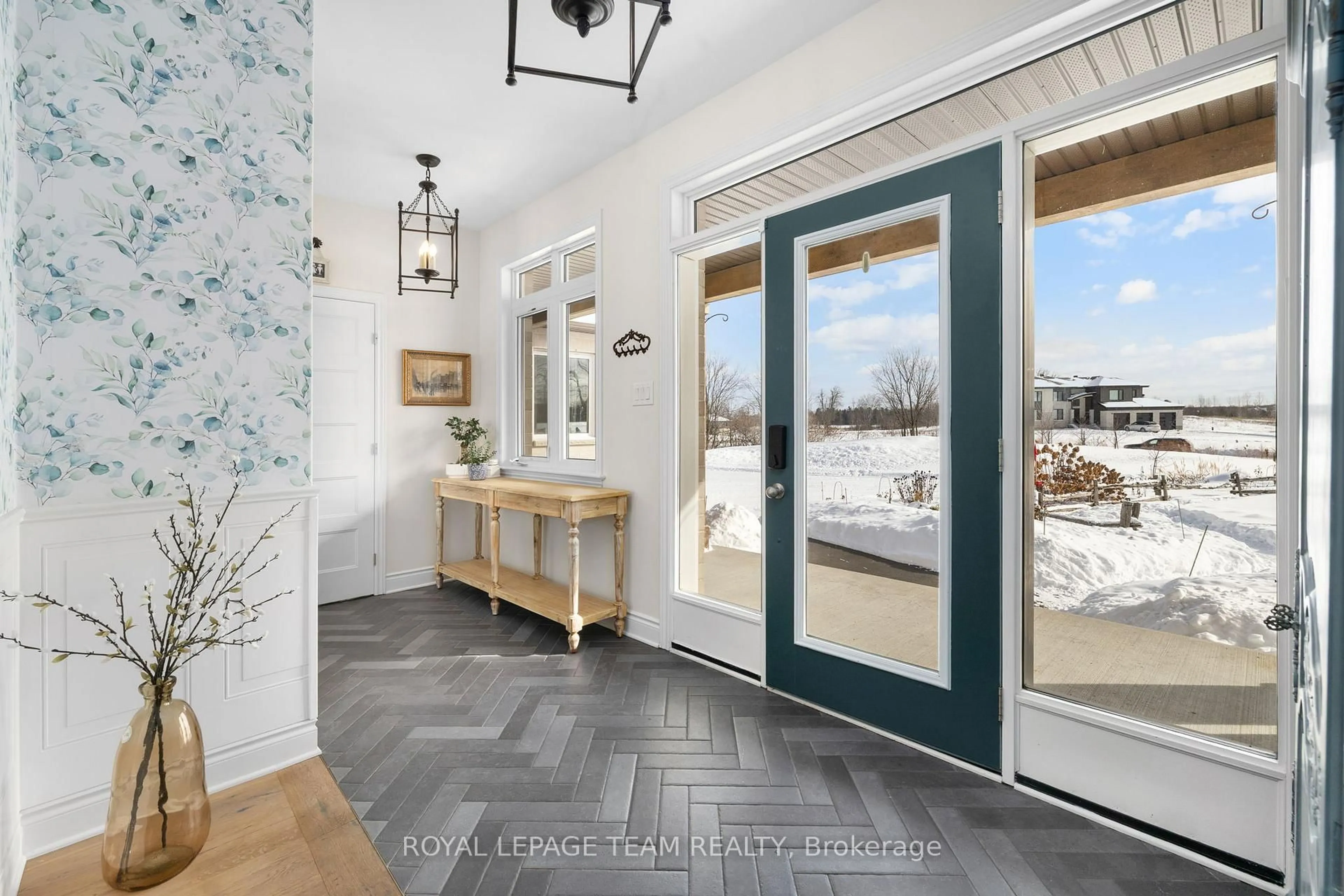 Indoor entryway for 26 Synergy Way, Ottawa Ontario K2W 0K3