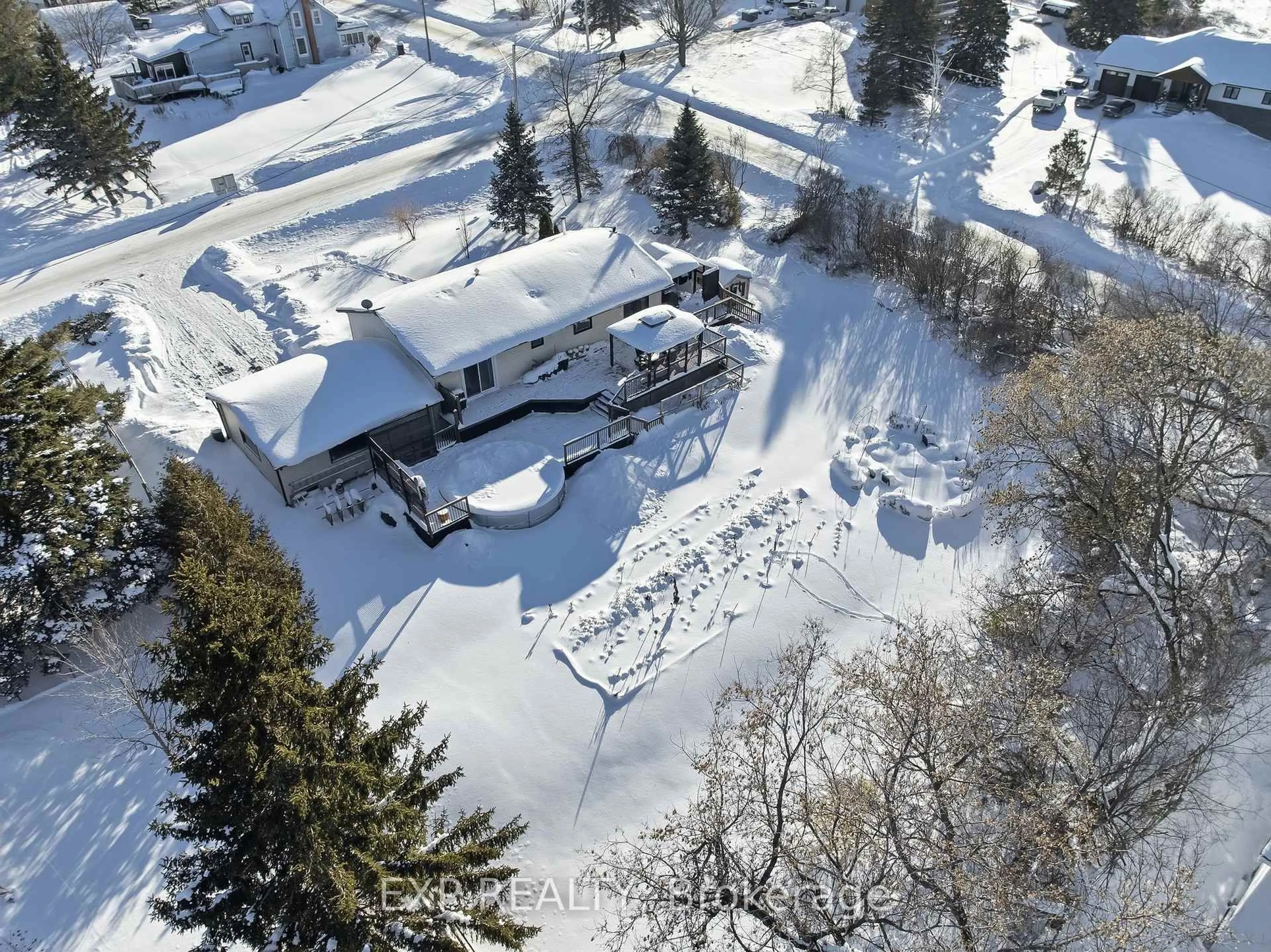 A pic from outside/outdoor area/front of a property/back of a property/a pic from drone, street for 9574 Ardagh Cres, Hamilton Township Ontario K0K 2H0