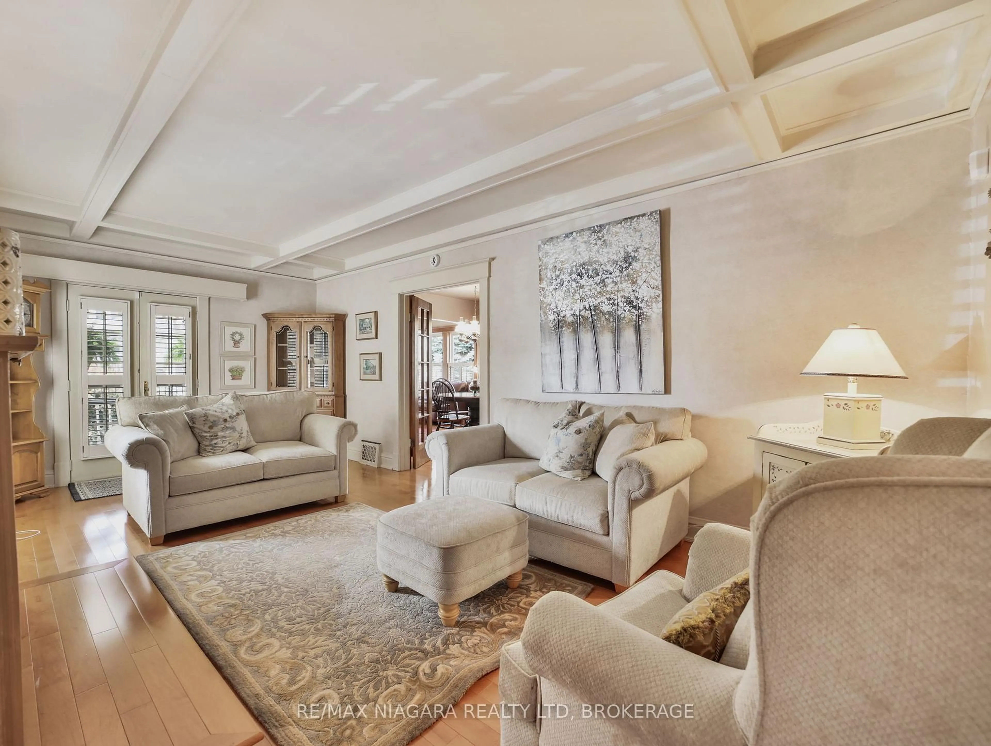 Living room with furniture, unknown for 5079 Armoury St, Niagara Falls Ontario L2E 1T3