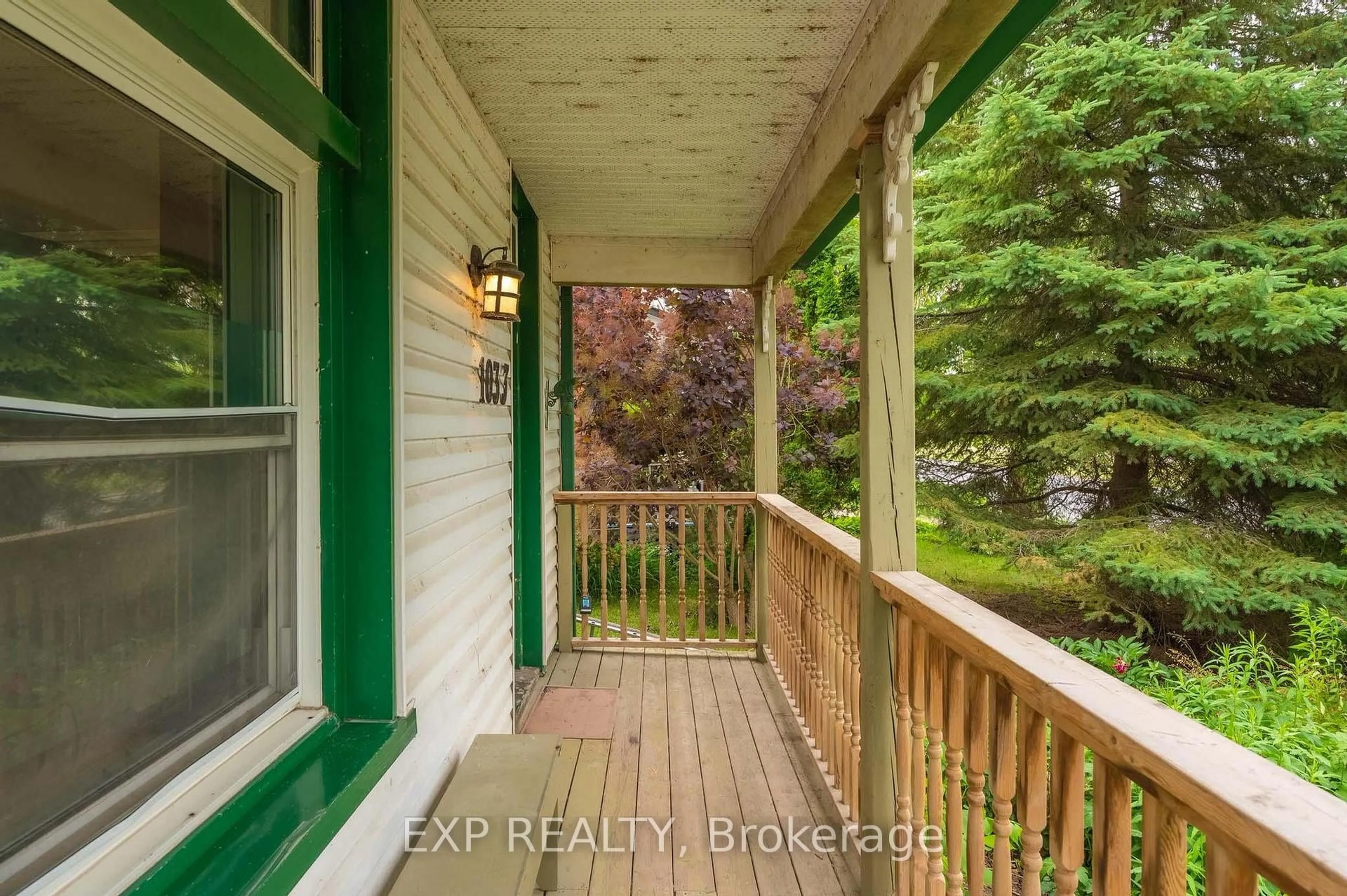 Unknown for 1033 Water St, Peterborough Ontario K9H 3P5