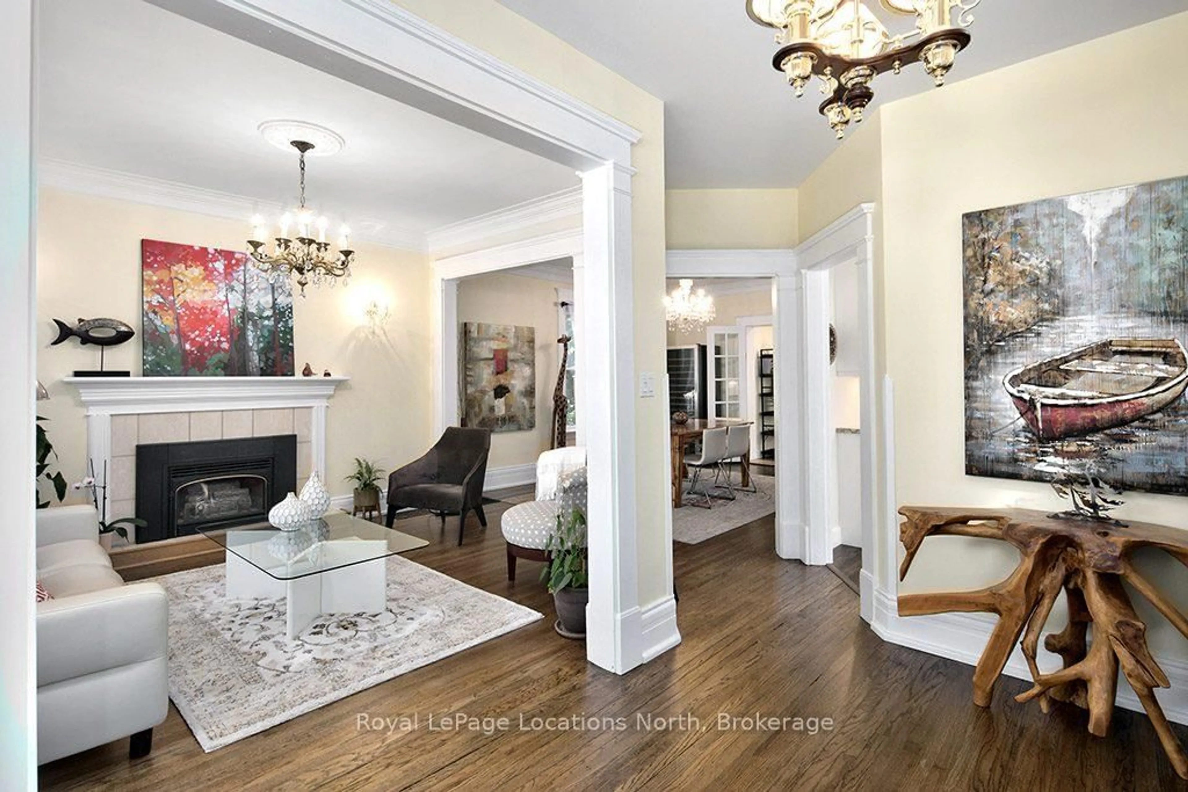 Indoor entryway for 91 BRIDGE St, Meaford Ontario N4L 1B8